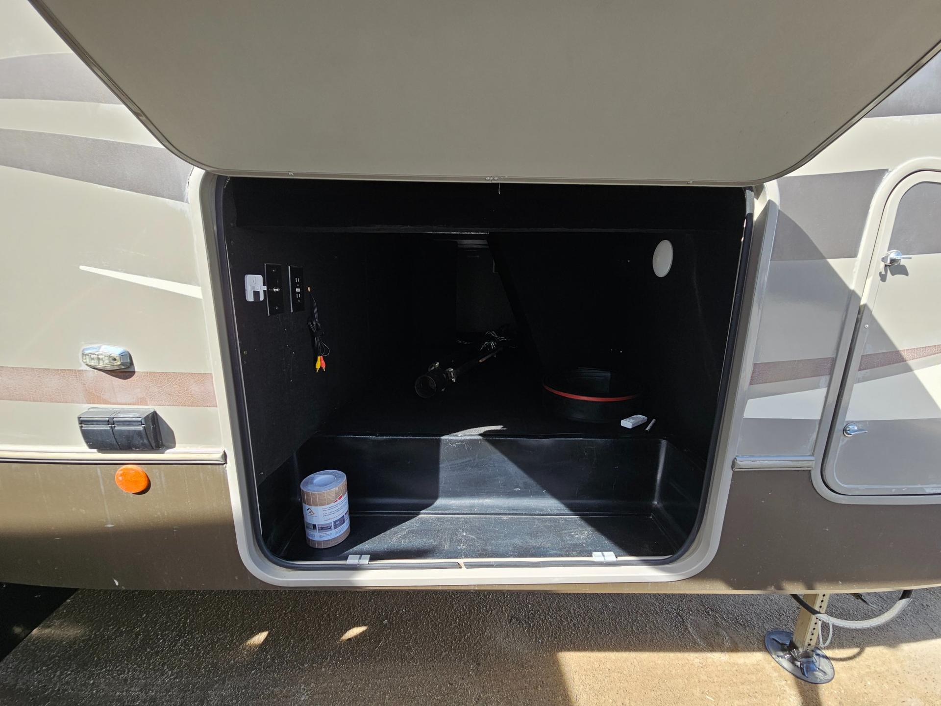 2017 Shasta 2017 Shasta Phoenix Lite - thumbnail 23