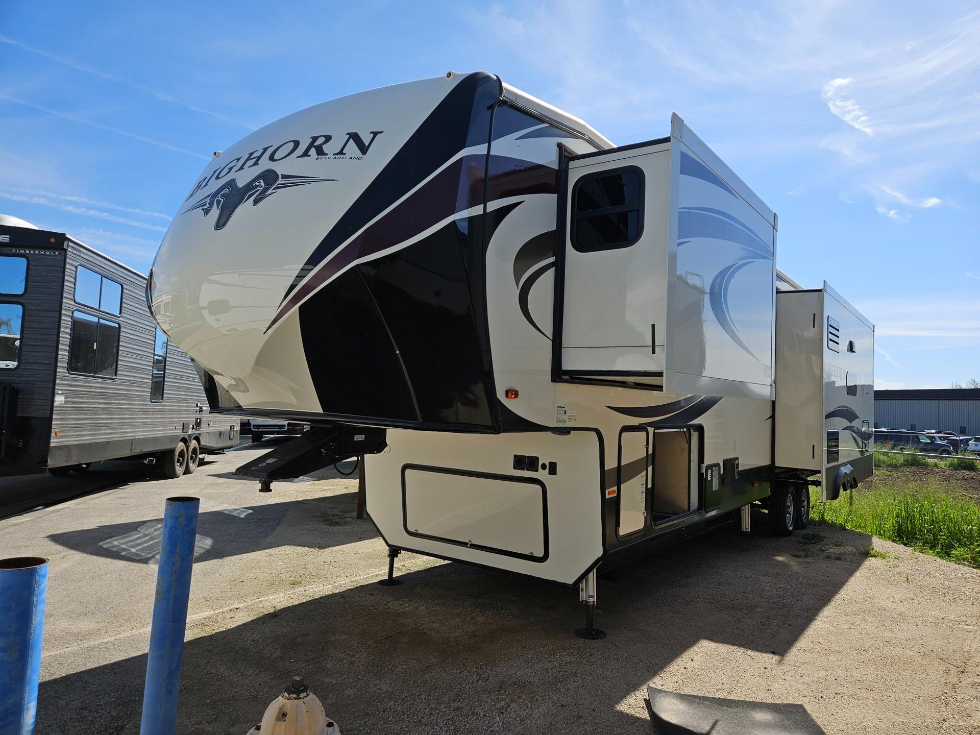 2019 Heartland 2019 Heartland Bighorn - thumbnail 3