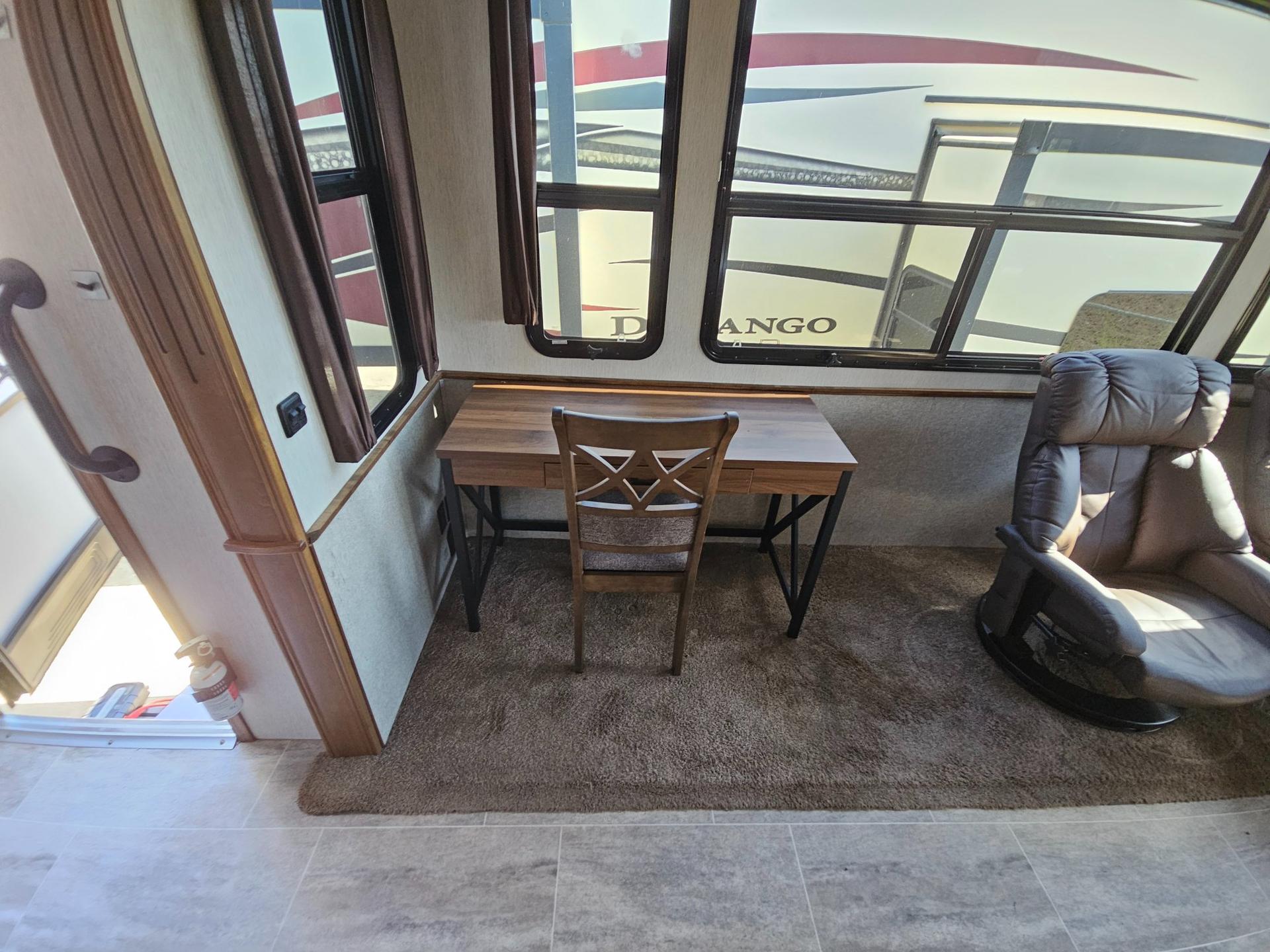 2019 Heartland 2019 Heartland Bighorn - thumbnail 6