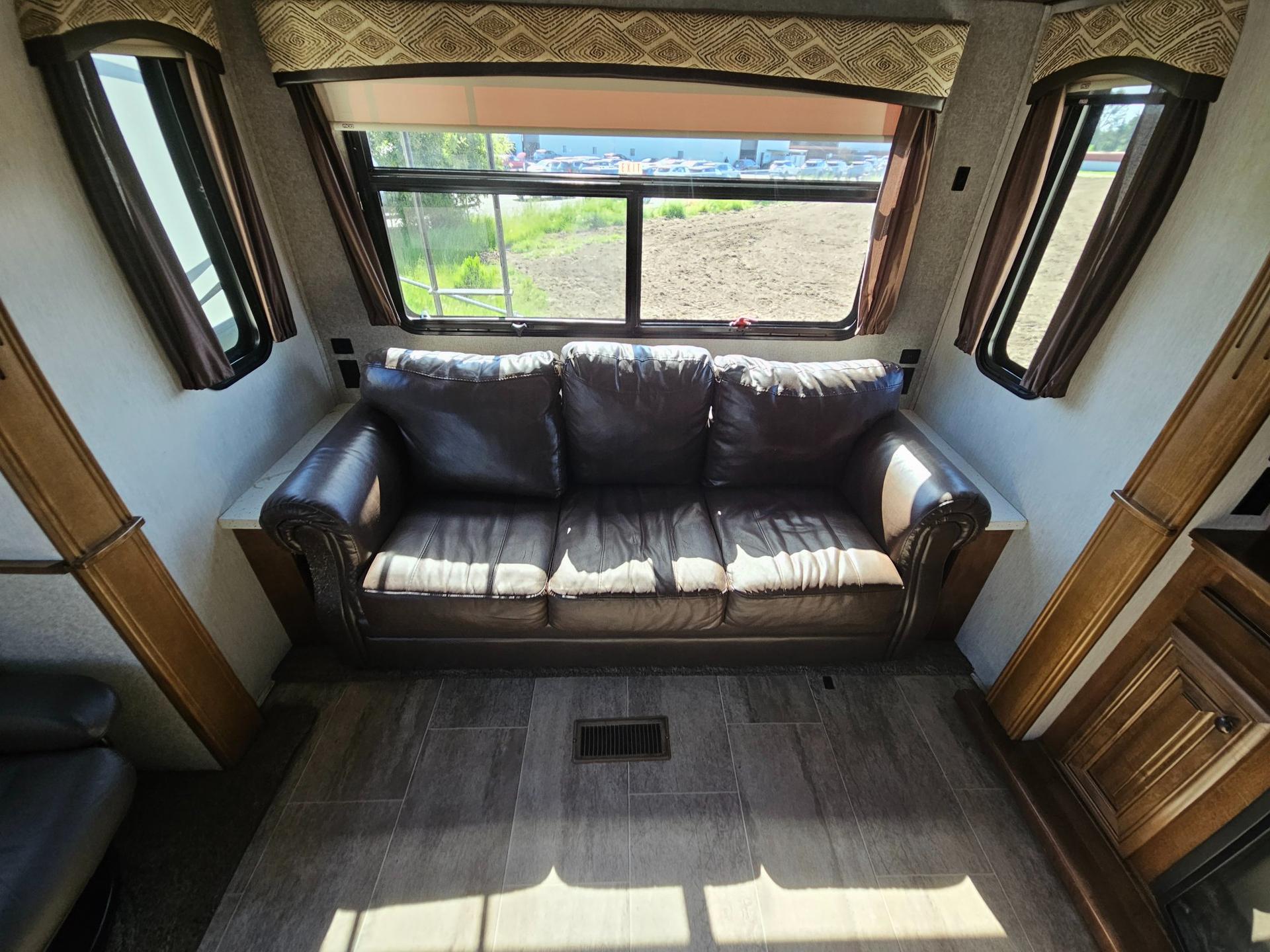 2019 Heartland 2019 Heartland Bighorn - thumbnail 9