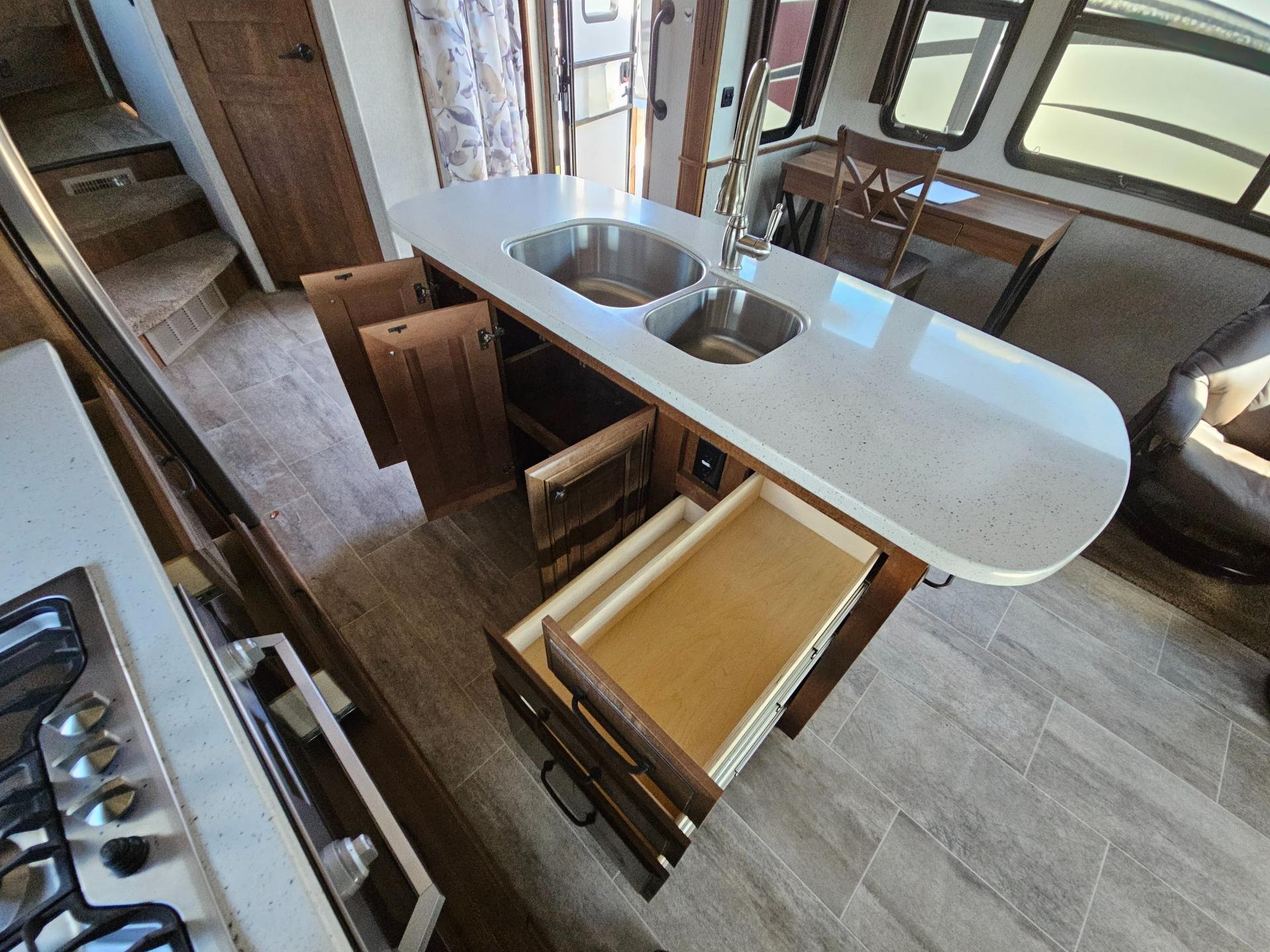 2019 Heartland 2019 Heartland Bighorn - thumbnail 22