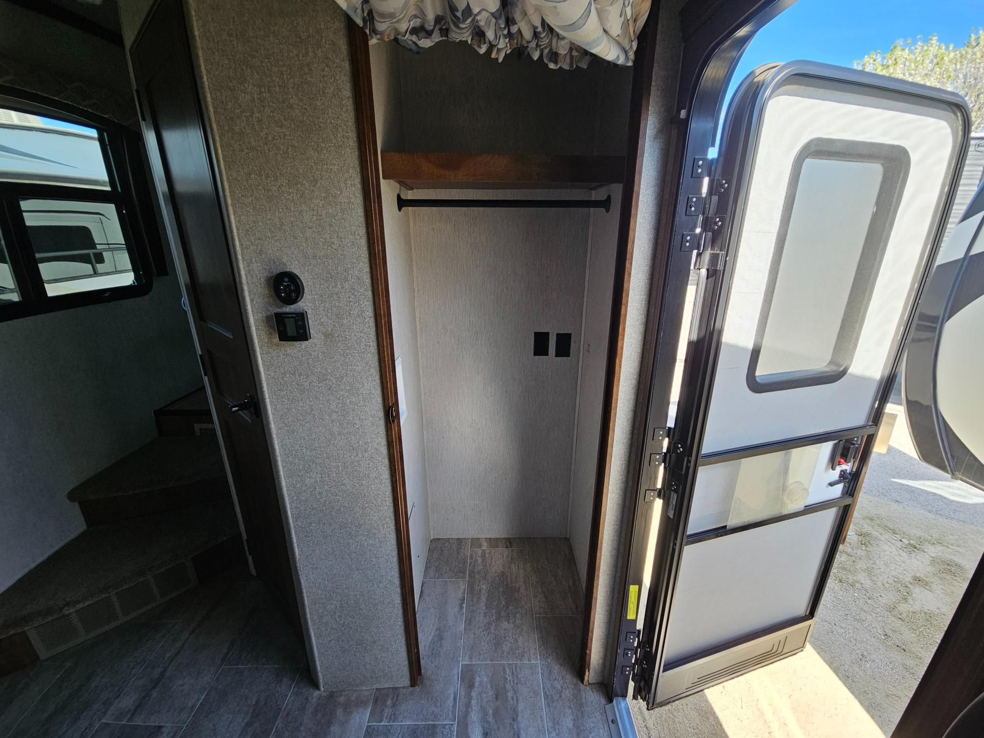 2019 Heartland 2019 Heartland Bighorn - thumbnail 23