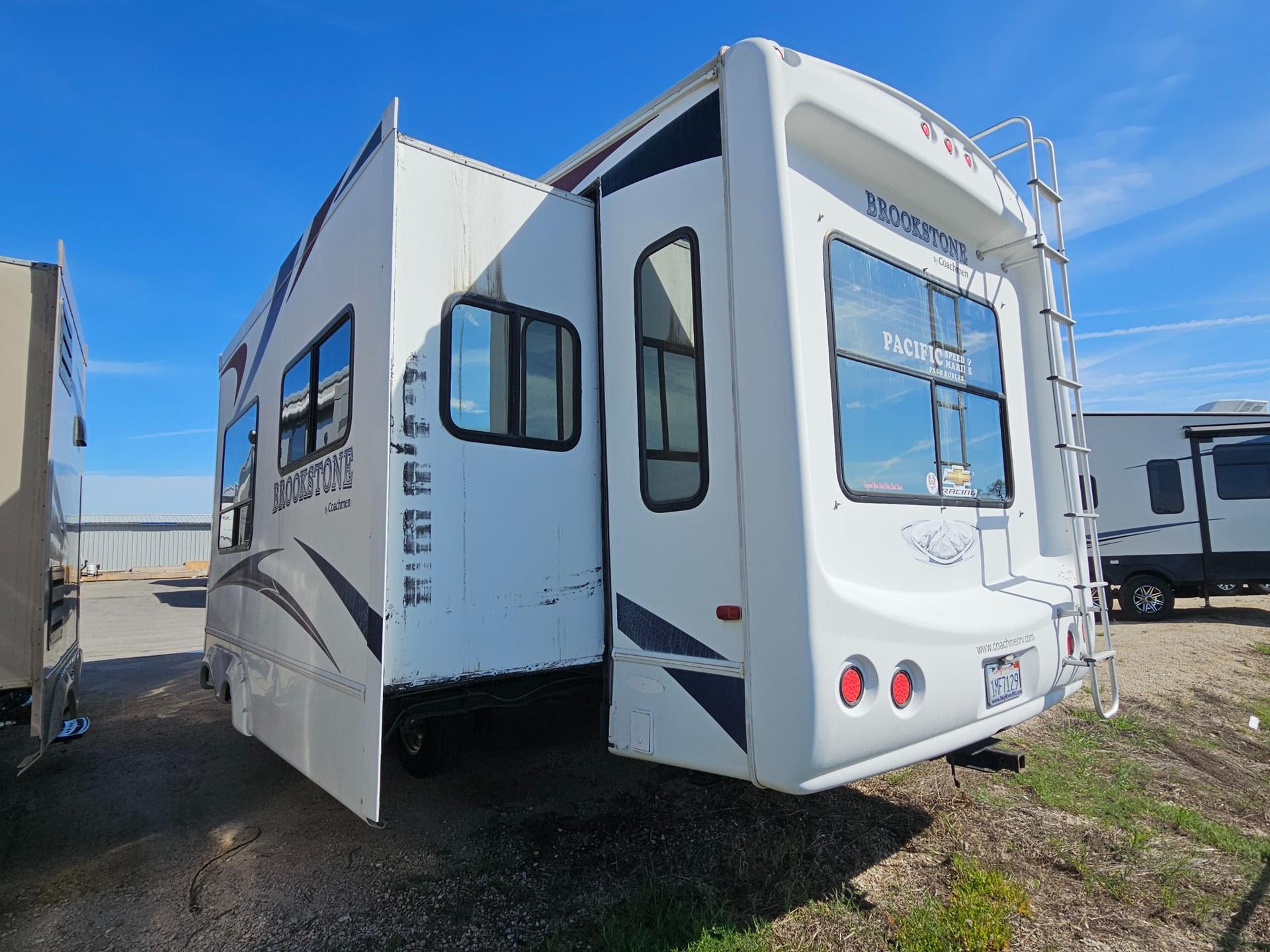 2011 Coachmen 2011 Coachmen Brookstone - thumbnail 3