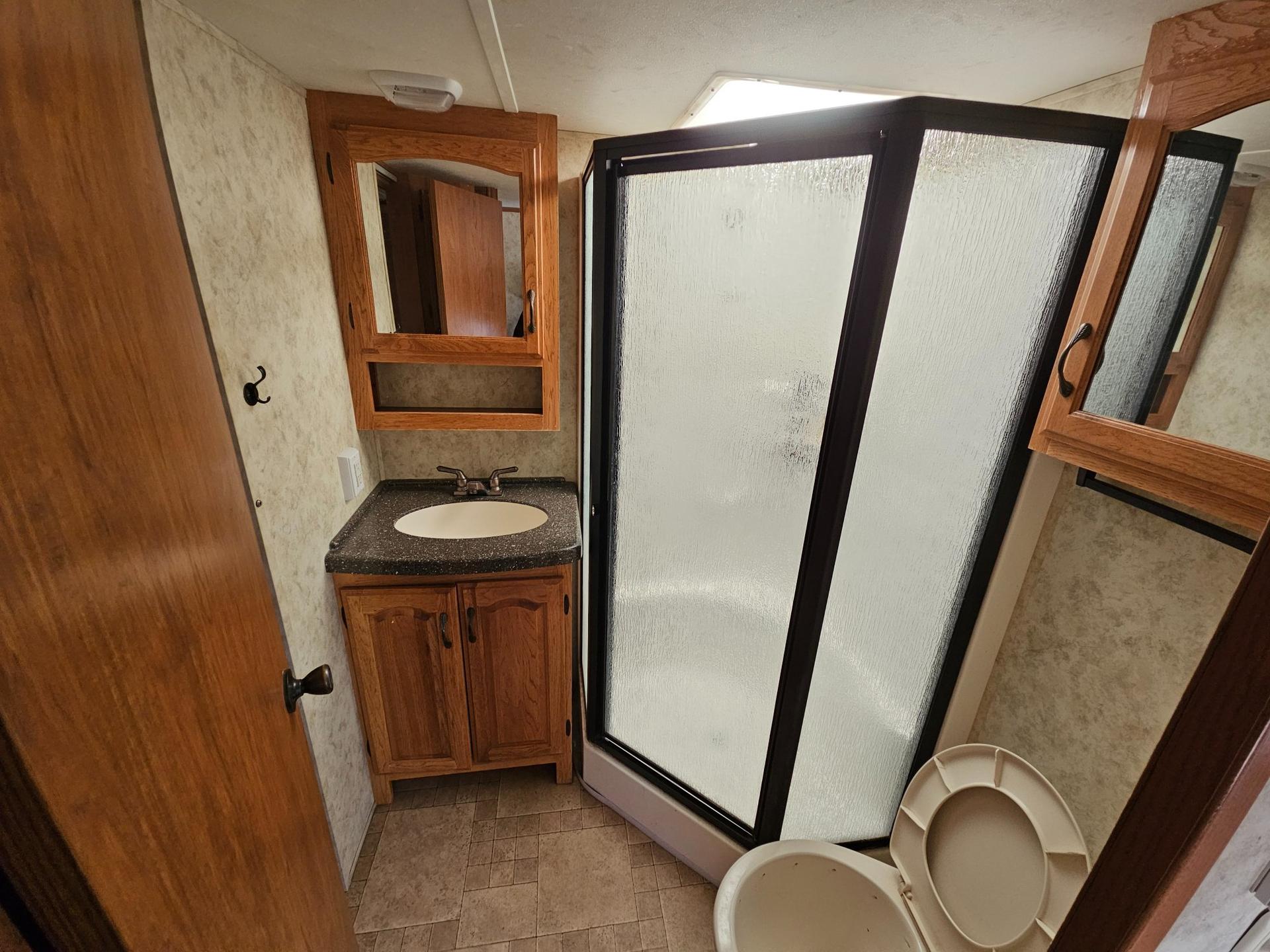 2011 Coachmen 2011 Coachmen Brookstone - thumbnail 12