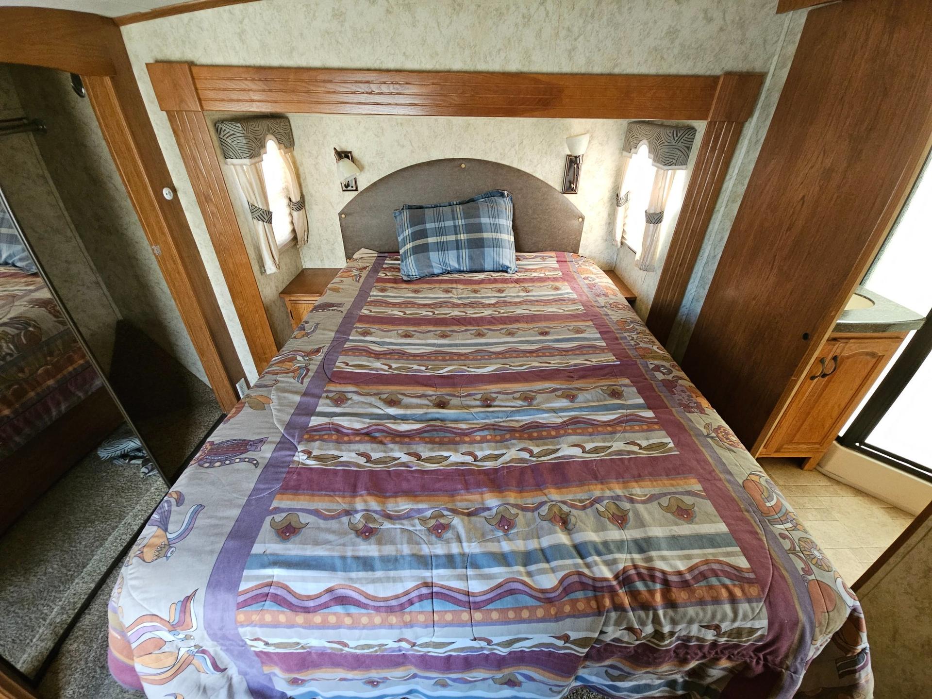 2011 Coachmen 2011 Coachmen Brookstone - thumbnail 15