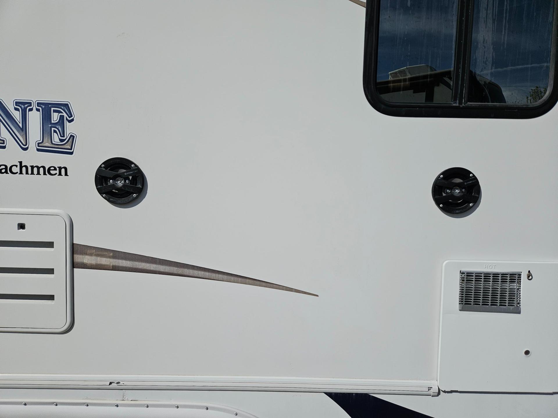 2011 Coachmen 2011 Coachmen Brookstone - thumbnail 22