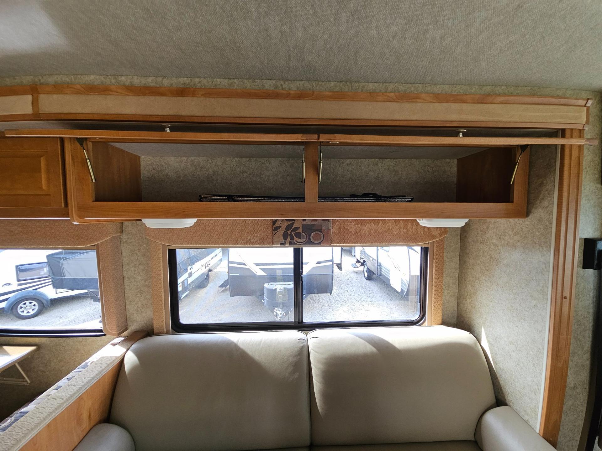 2009 Winnebago 2009 Winnebago Vista - thumbnail 9