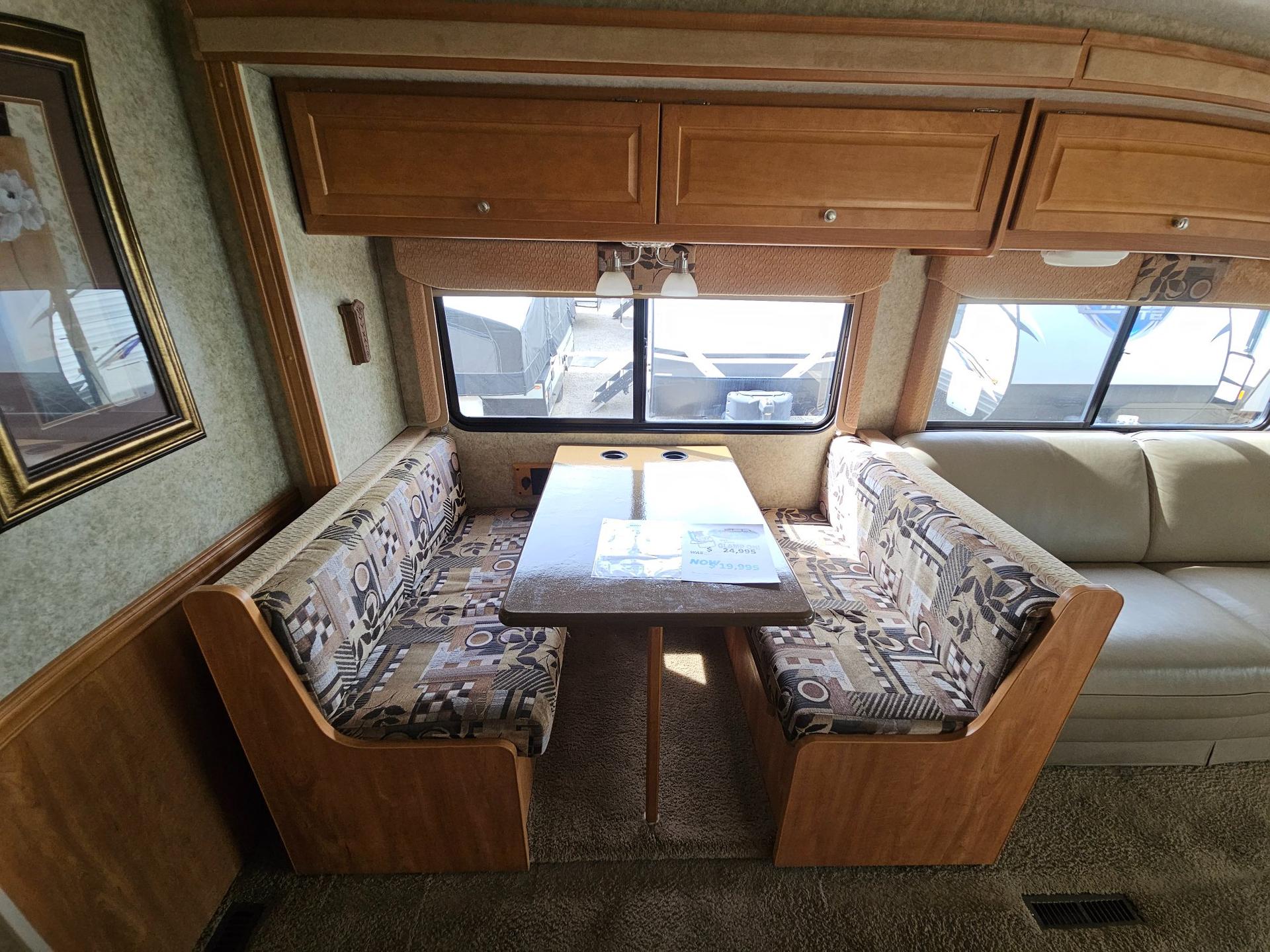 2009 Winnebago 2009 Winnebago Vista - thumbnail 10