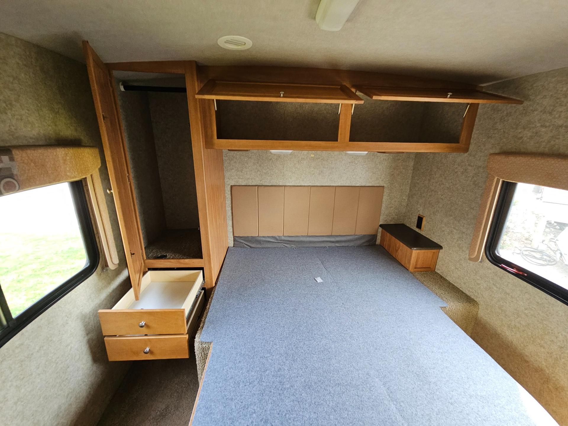 2009 Winnebago 2009 Winnebago Vista - thumbnail 26