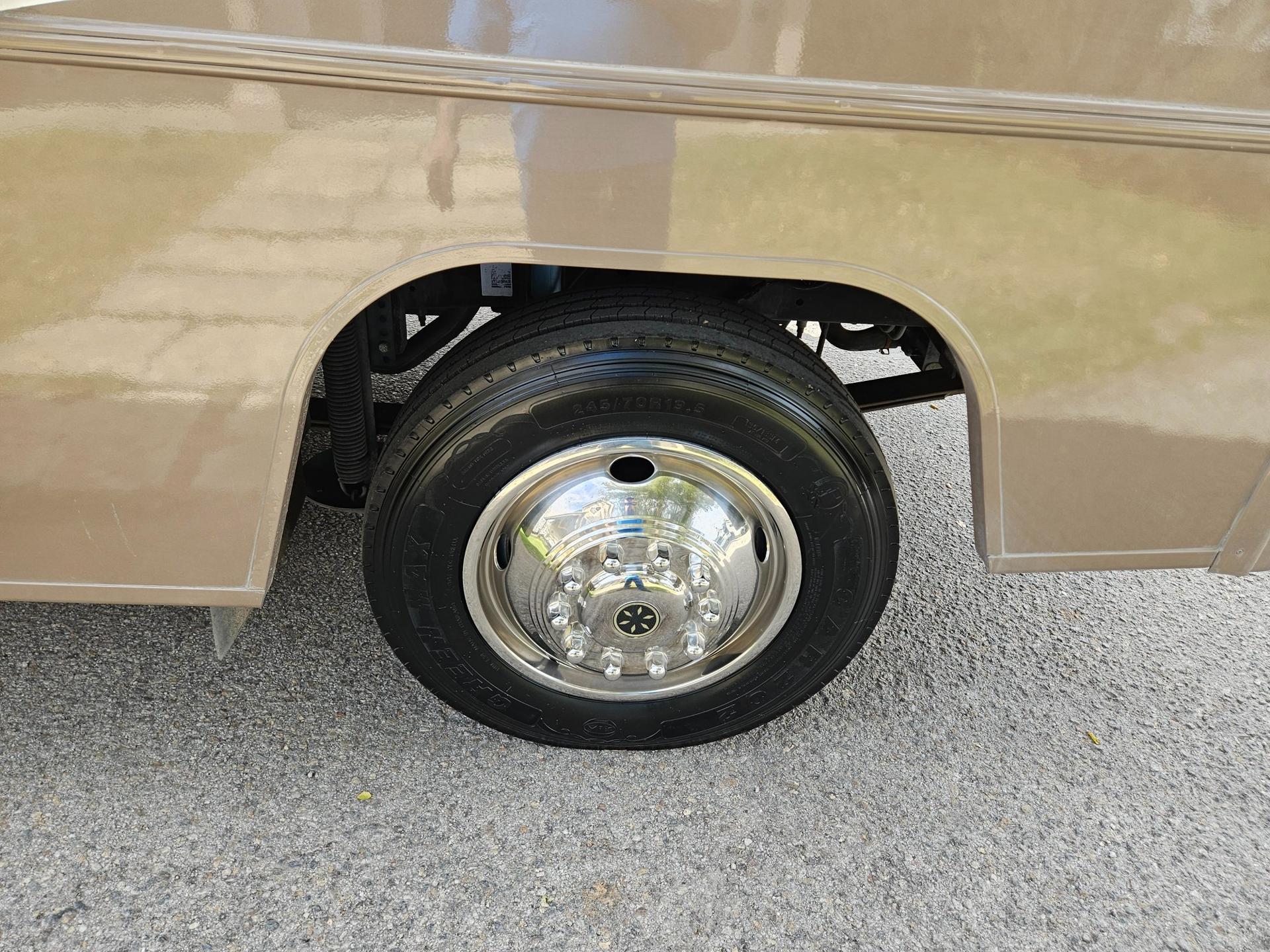 2009 Winnebago 2009 Winnebago Vista - thumbnail 35