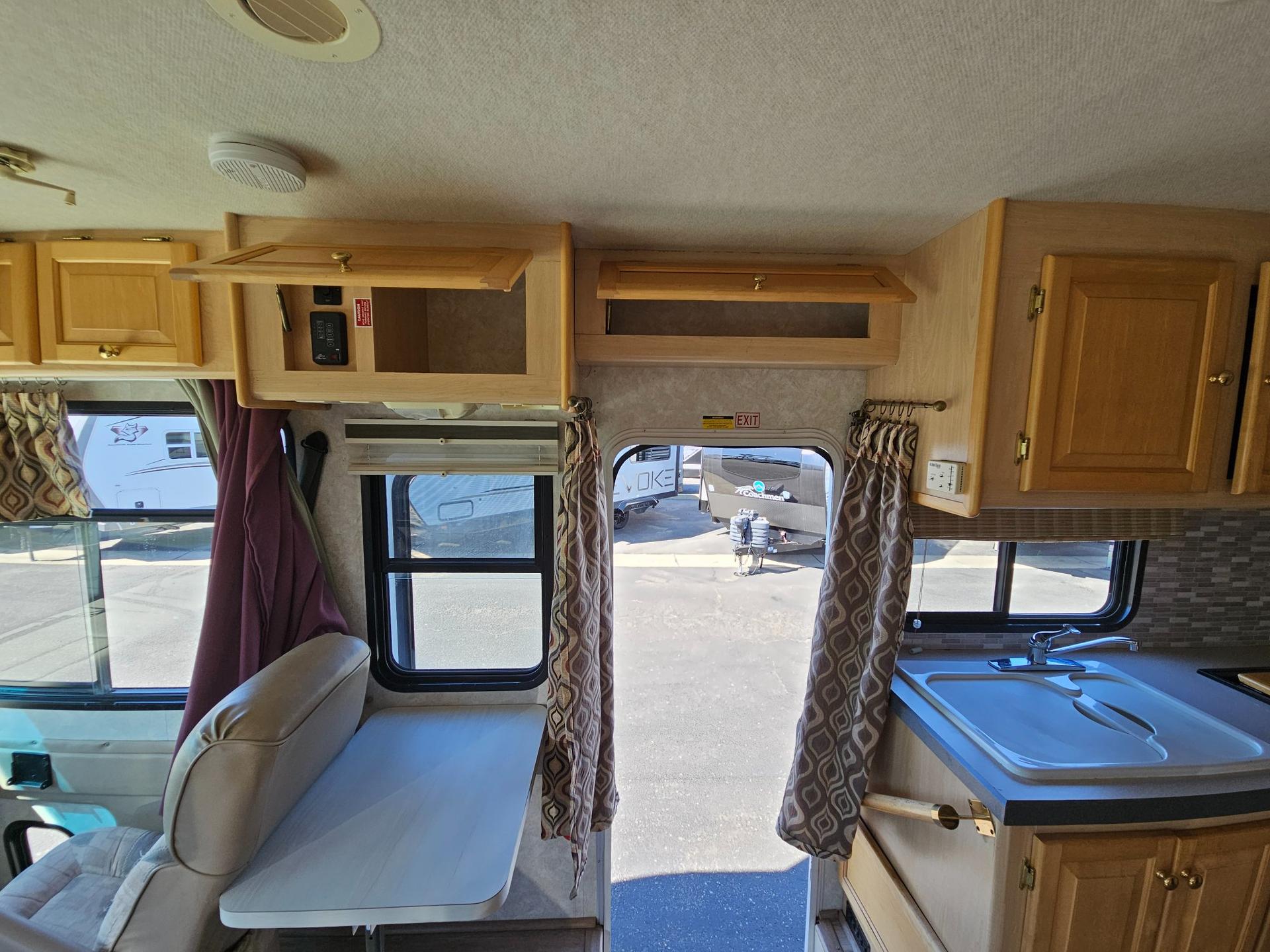 2004 Tiffin Motorhomes 2004 Tiffin Motorhomes Allegro - thumbnail 23