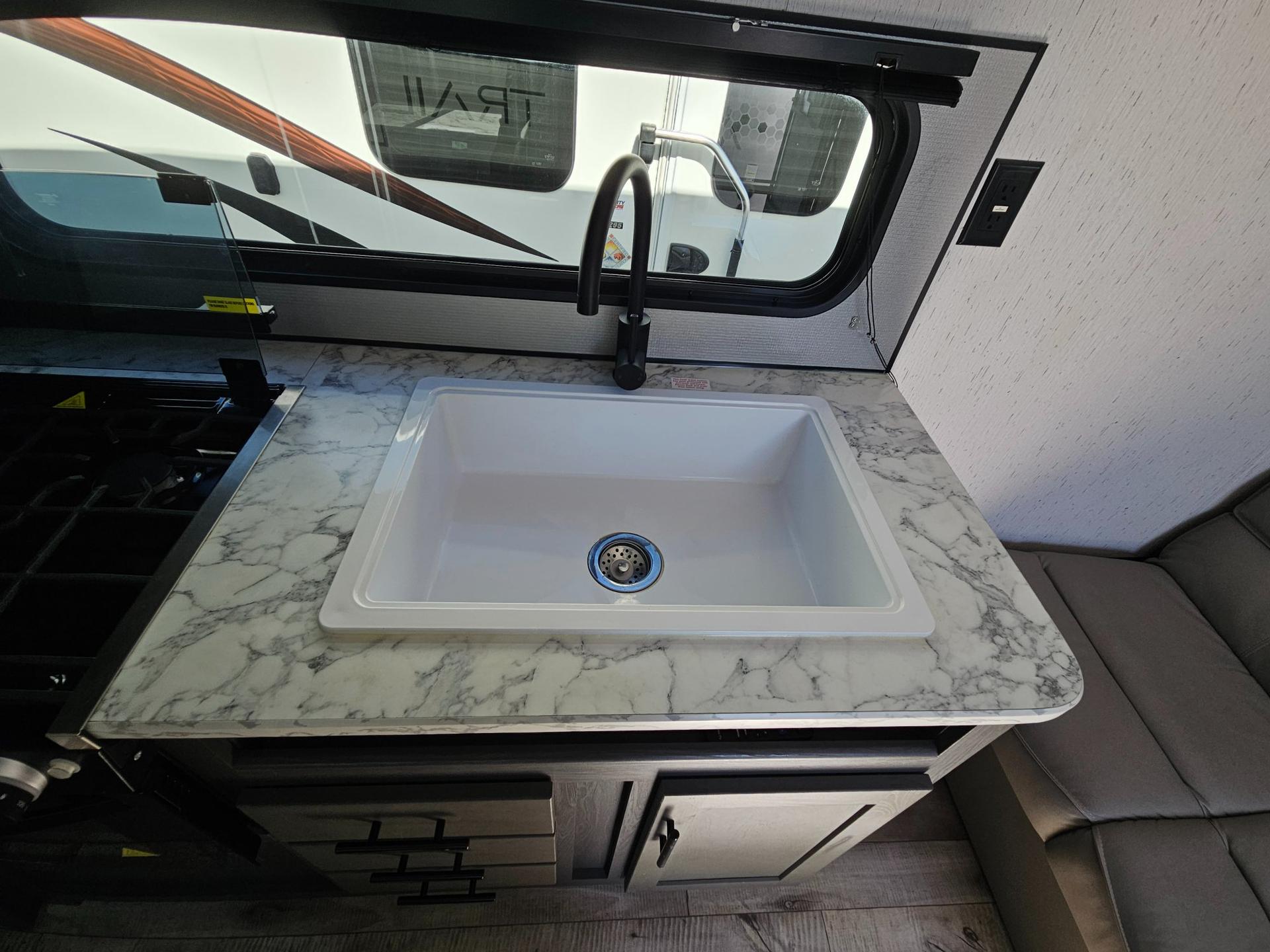 2023 Dutchmen 2023 Dutchmen Aspen Trail - thumbnail 15