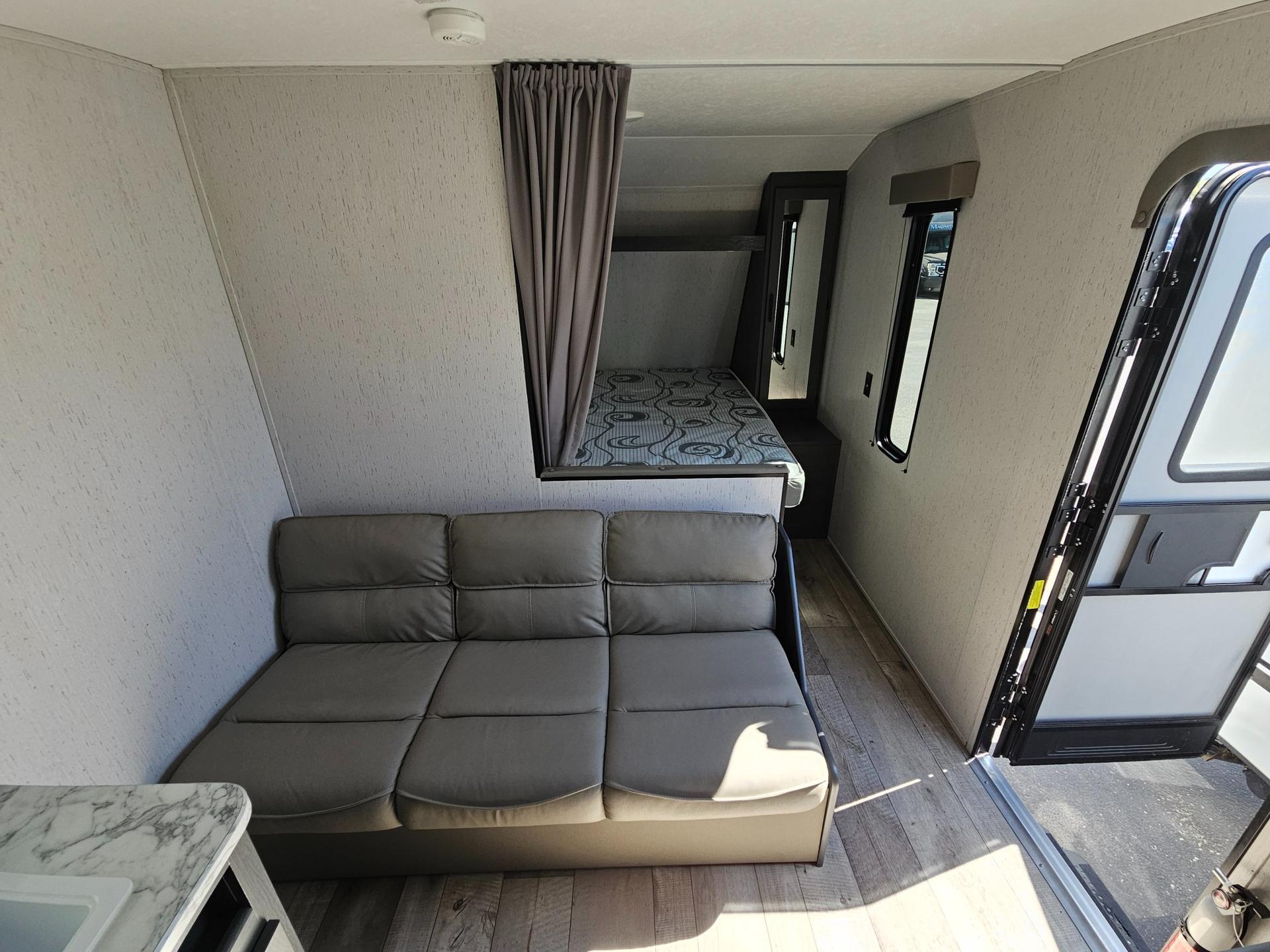 2023 Dutchmen 2023 Dutchmen Aspen Trail - thumbnail 18