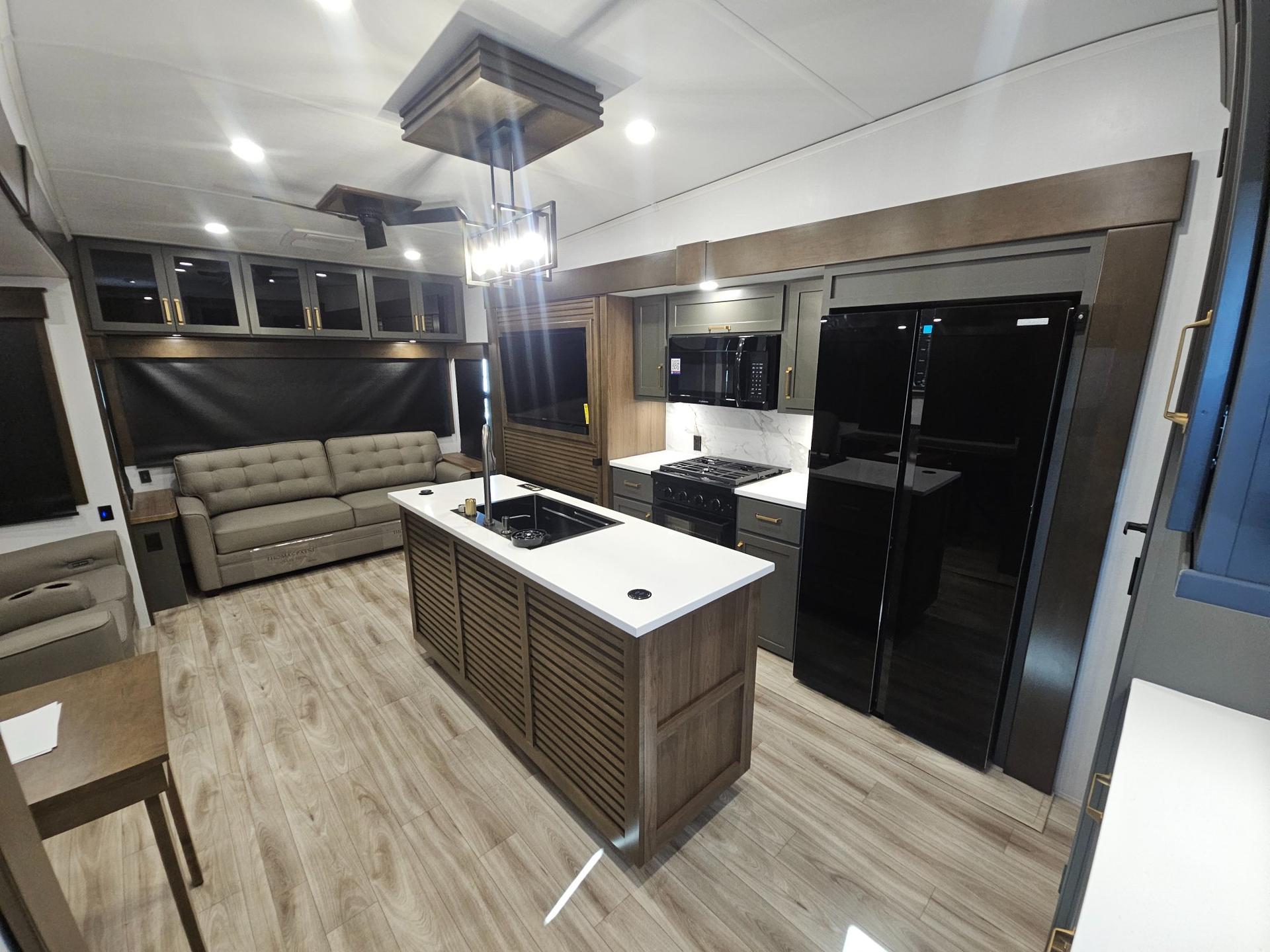 2026 Keystone RV 2026 Keystone RV Montana High Country - thumbnail 6