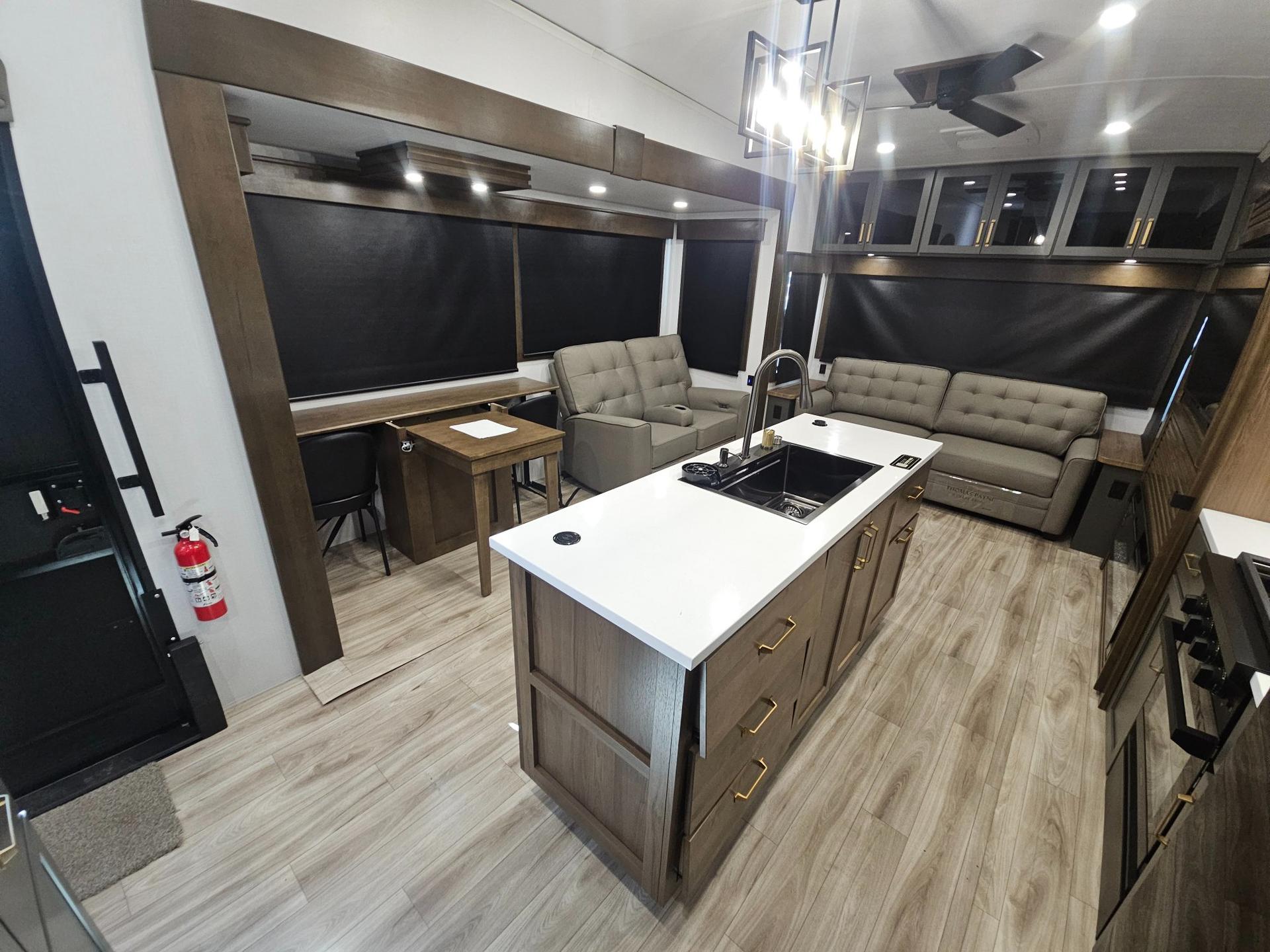 2026 Keystone RV 2026 Keystone RV Montana High Country - thumbnail 7