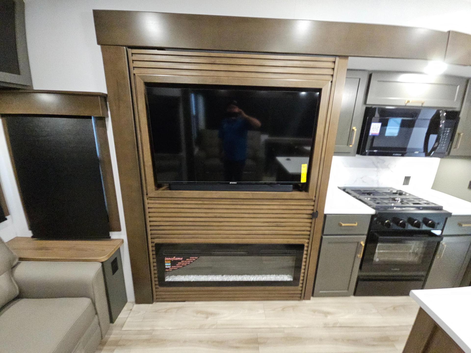 2026 Keystone RV 2026 Keystone RV Montana High Country - thumbnail 15