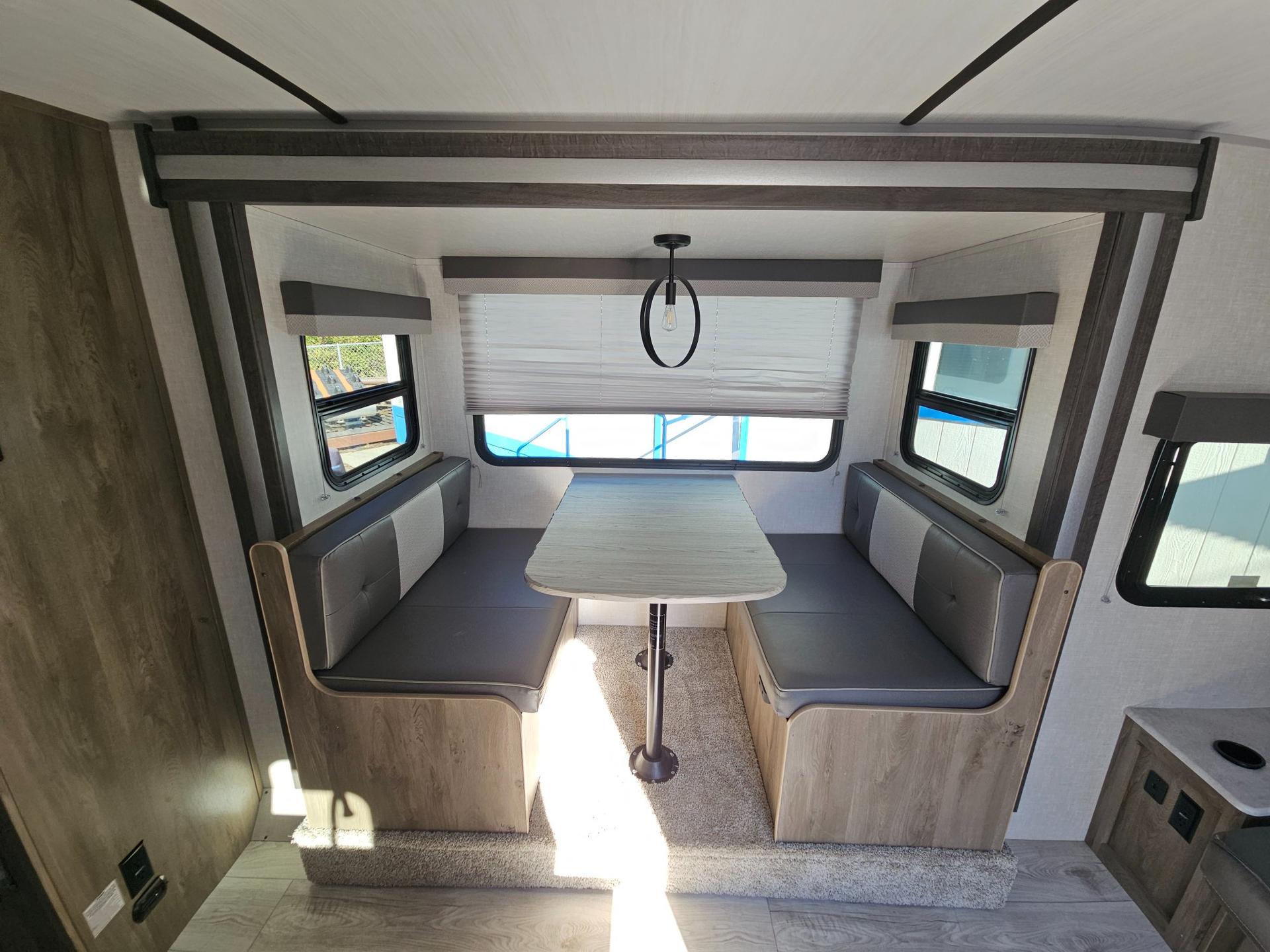 2022 Forest River RV 2022 Forest River RV Surveyor Legend - thumbnail 7
