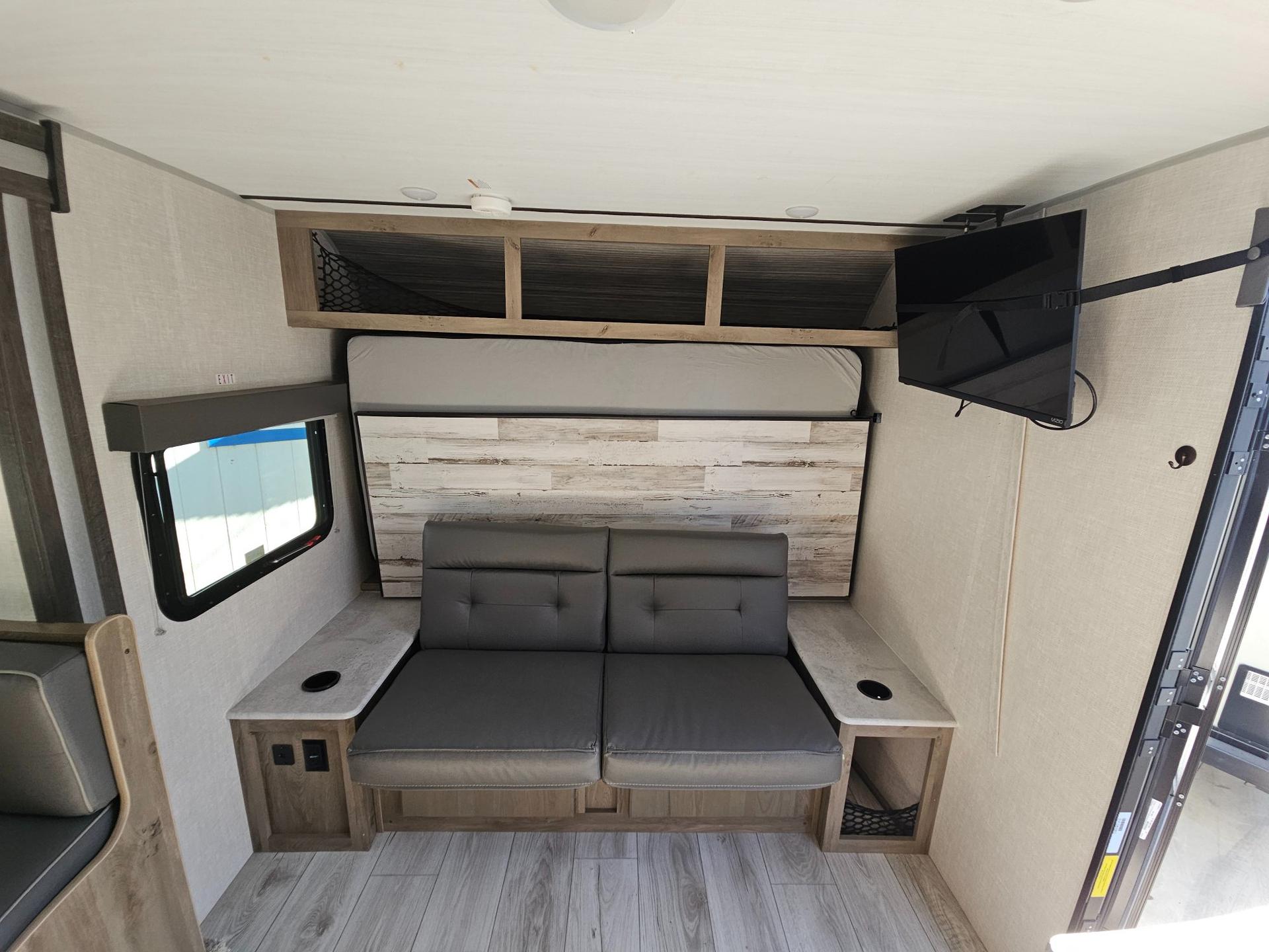 2022 Forest River RV 2022 Forest River RV Surveyor Legend - thumbnail 17