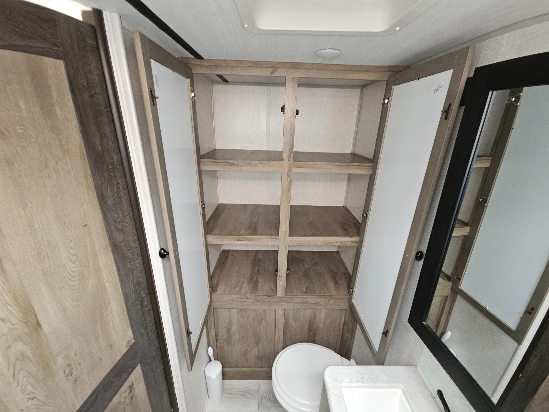 2022 Forest River RV 2022 Forest River RV Surveyor Legend - thumbnail 29