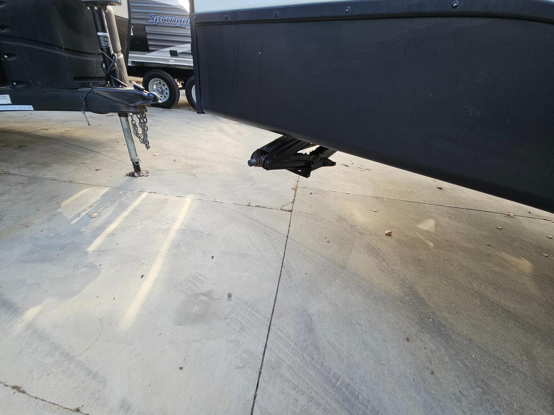 2022 Forest River RV 2022 Forest River RV Surveyor Legend - thumbnail 37