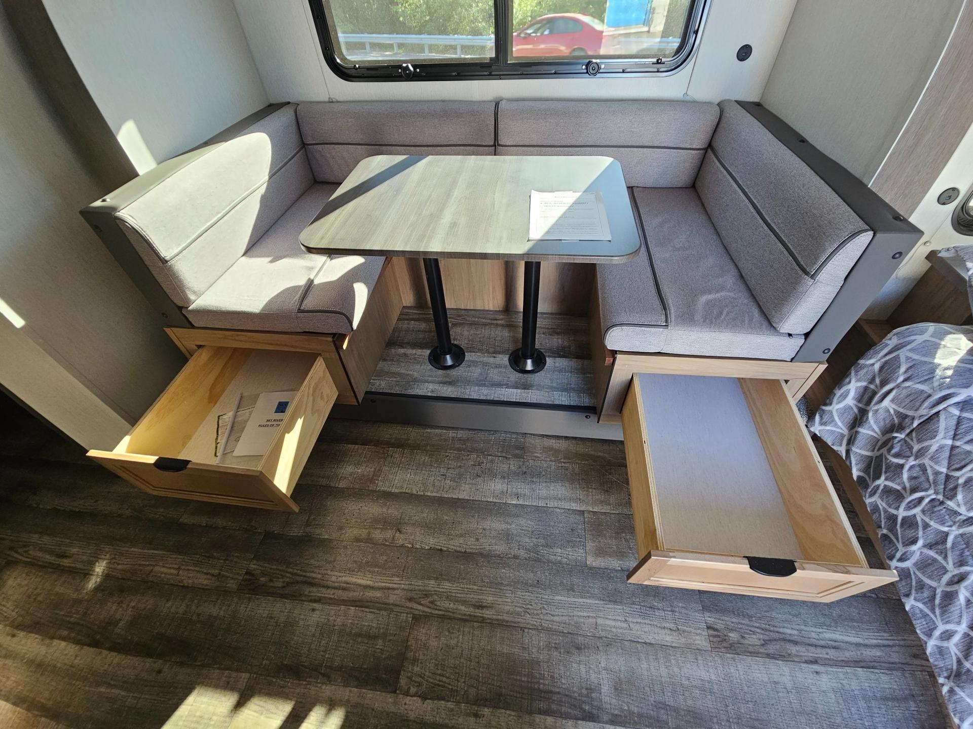 2024 Forest River RV 2024 Forest River RV Cherokee Wolf Pup Black Label - thumbnail 8