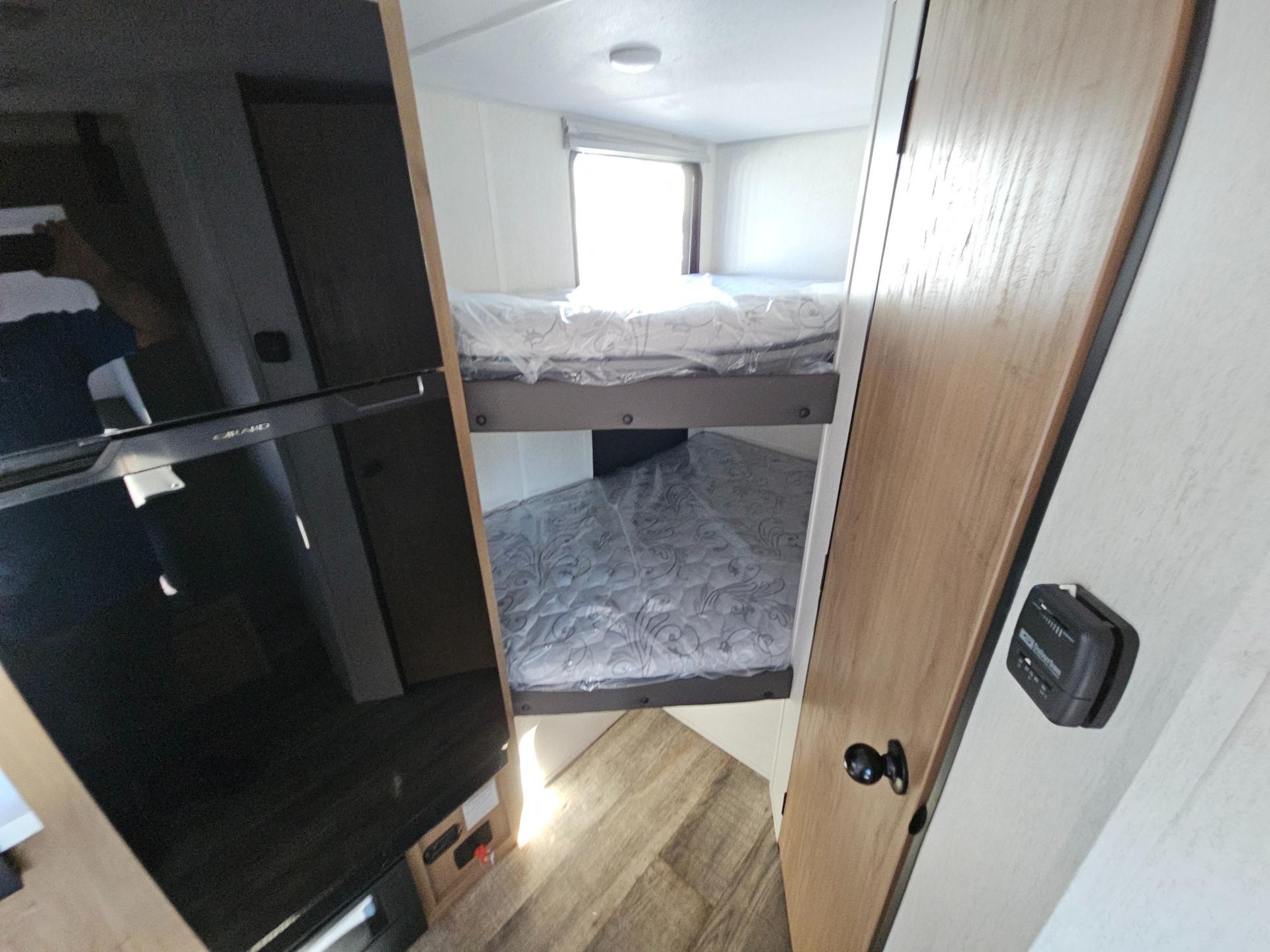 2024 Forest River RV 2024 Forest River RV Cherokee Wolf Pup Black Label - thumbnail 9