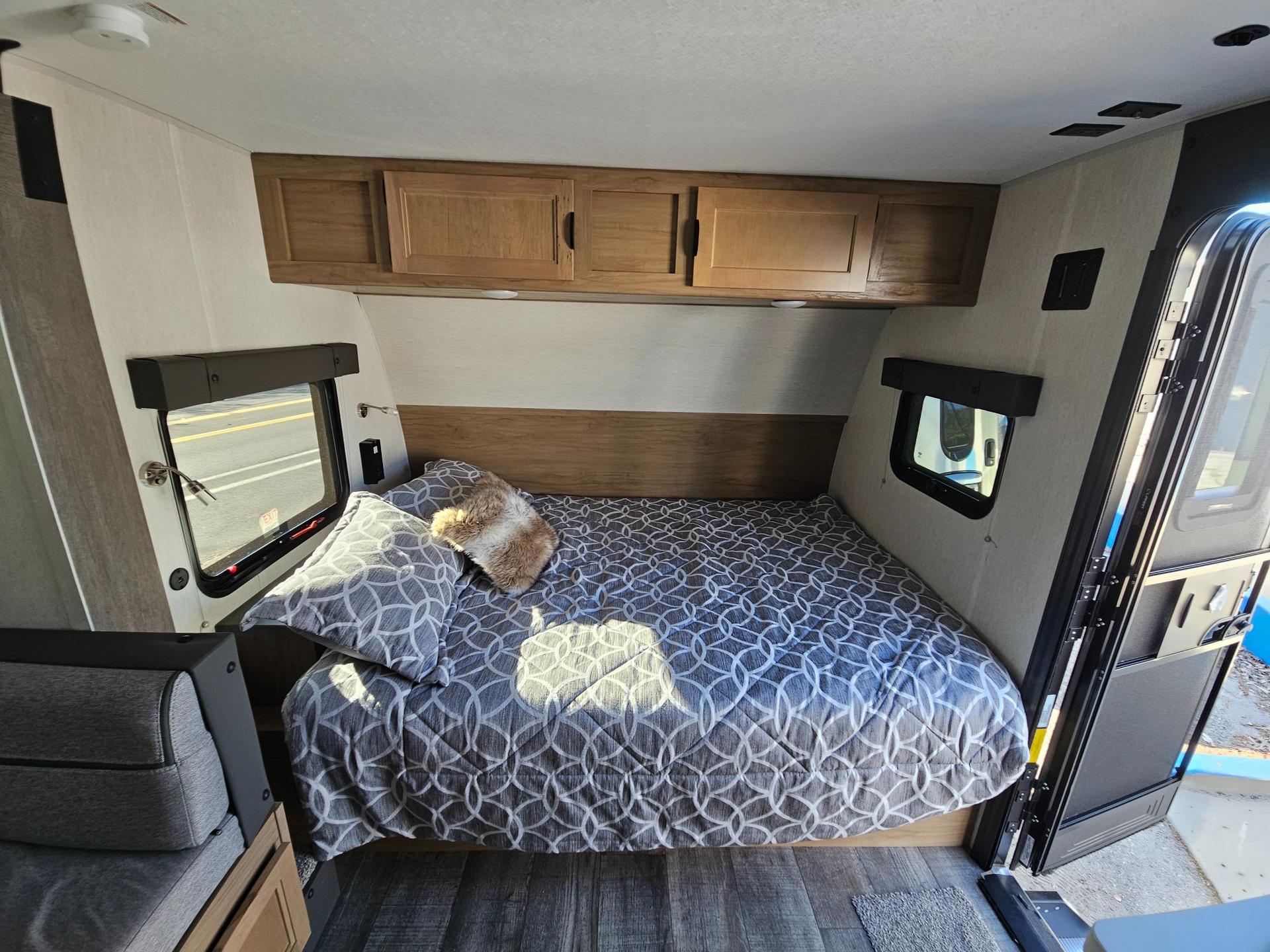 2024 Forest River RV 2024 Forest River RV Cherokee Wolf Pup Black Label - thumbnail 18