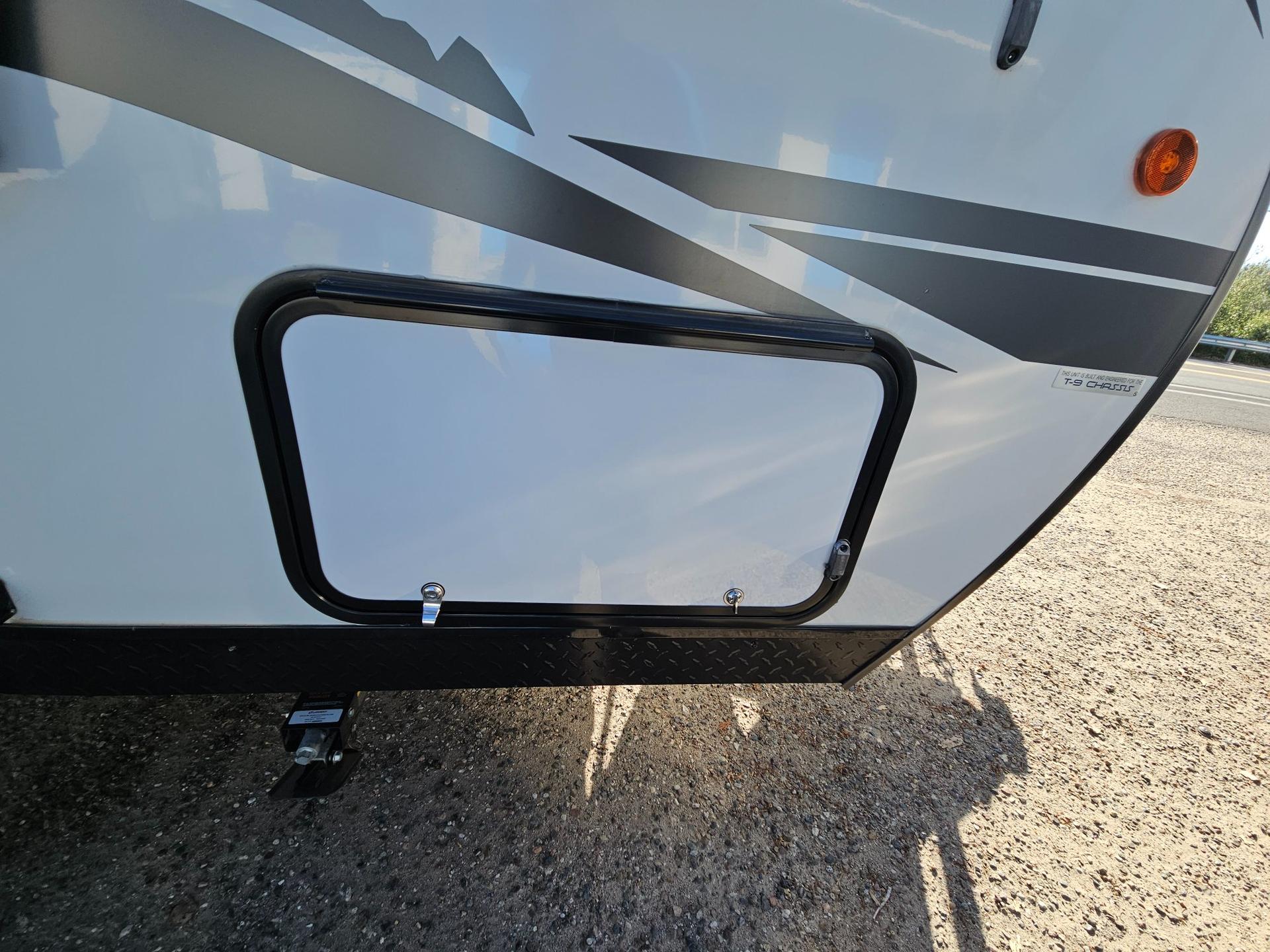 2024 Forest River RV 2024 Forest River RV Cherokee Wolf Pup Black Label - thumbnail 28