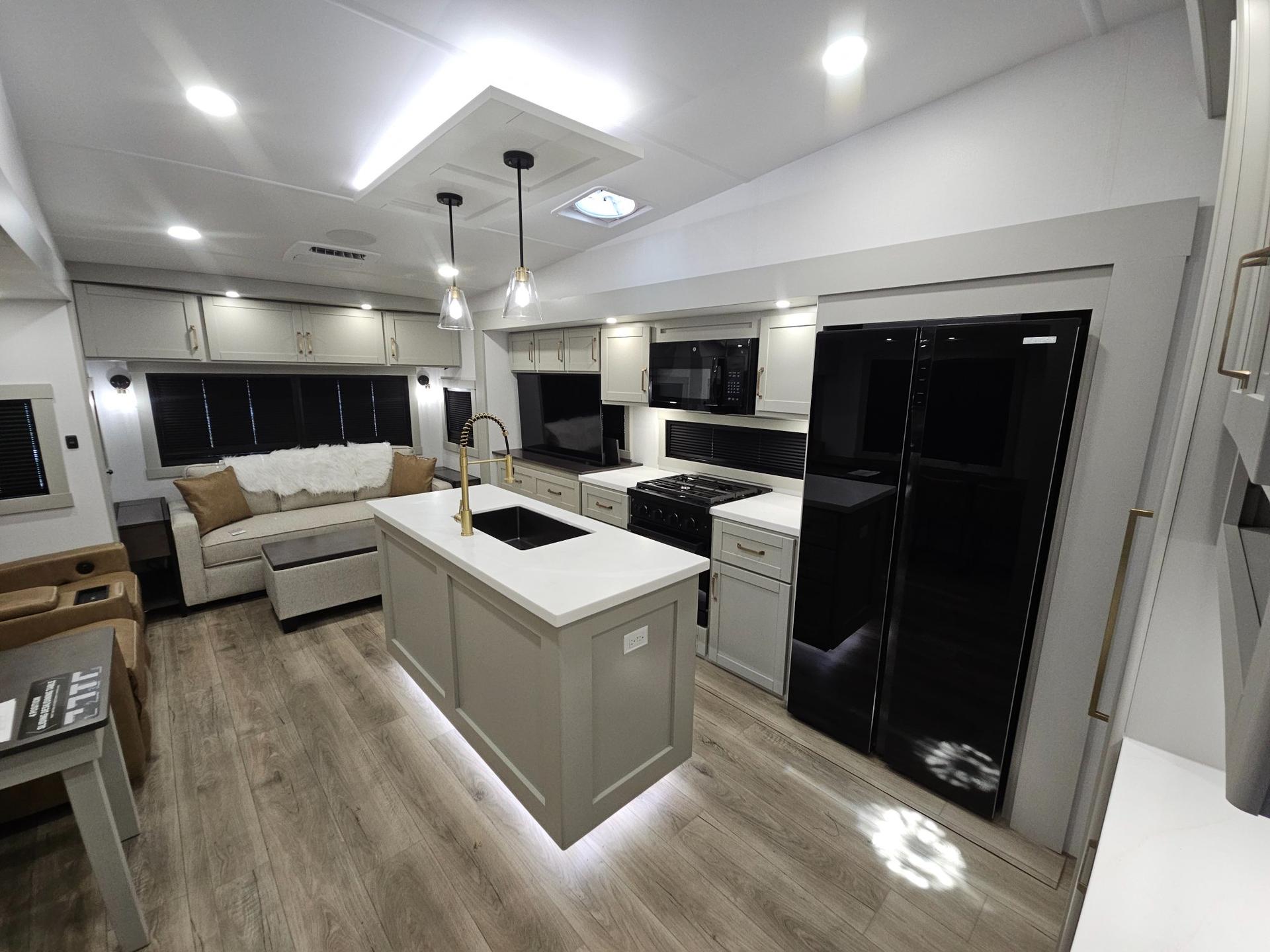 2026 Brinkley RV 2026 Brinkley RV Model Z - thumbnail 6