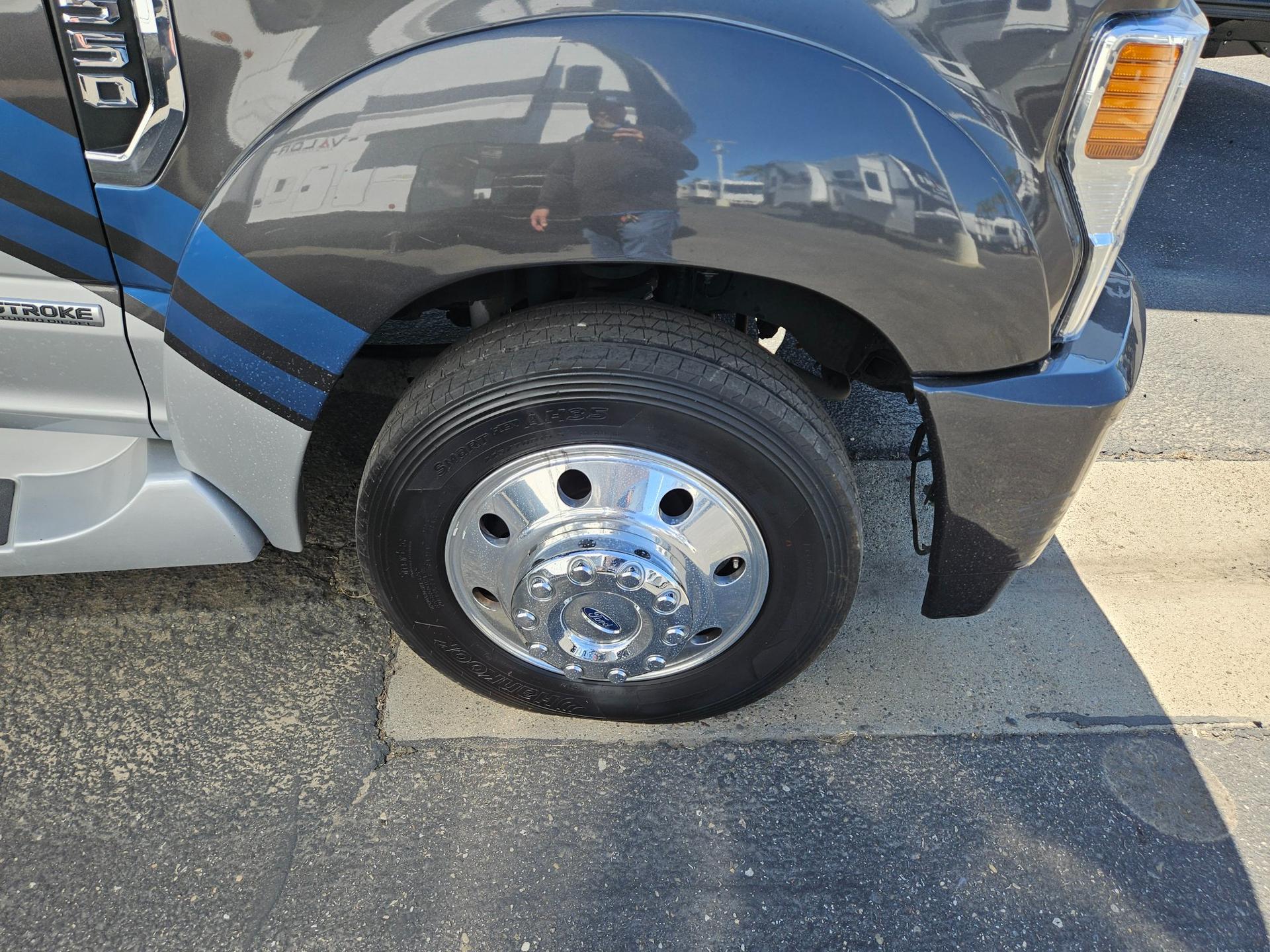 2020 Thor Motor Coach 2020 Thor Motor Coach Magnitude - thumbnail 37