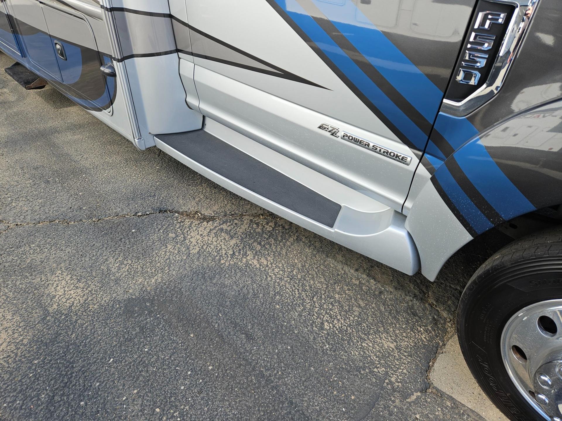 2020 Thor Motor Coach 2020 Thor Motor Coach Magnitude - thumbnail 38