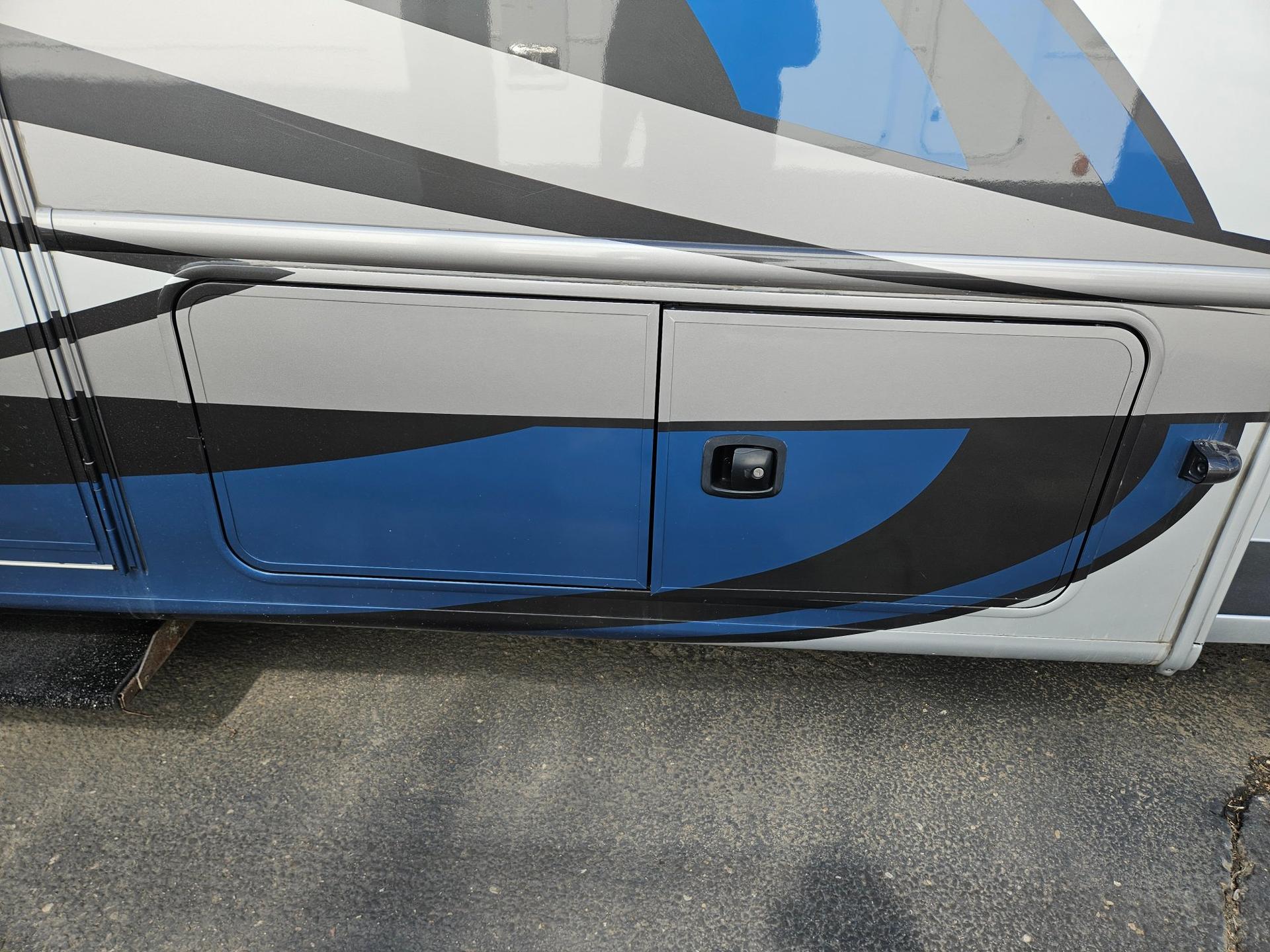 2020 Thor Motor Coach 2020 Thor Motor Coach Magnitude - thumbnail 41