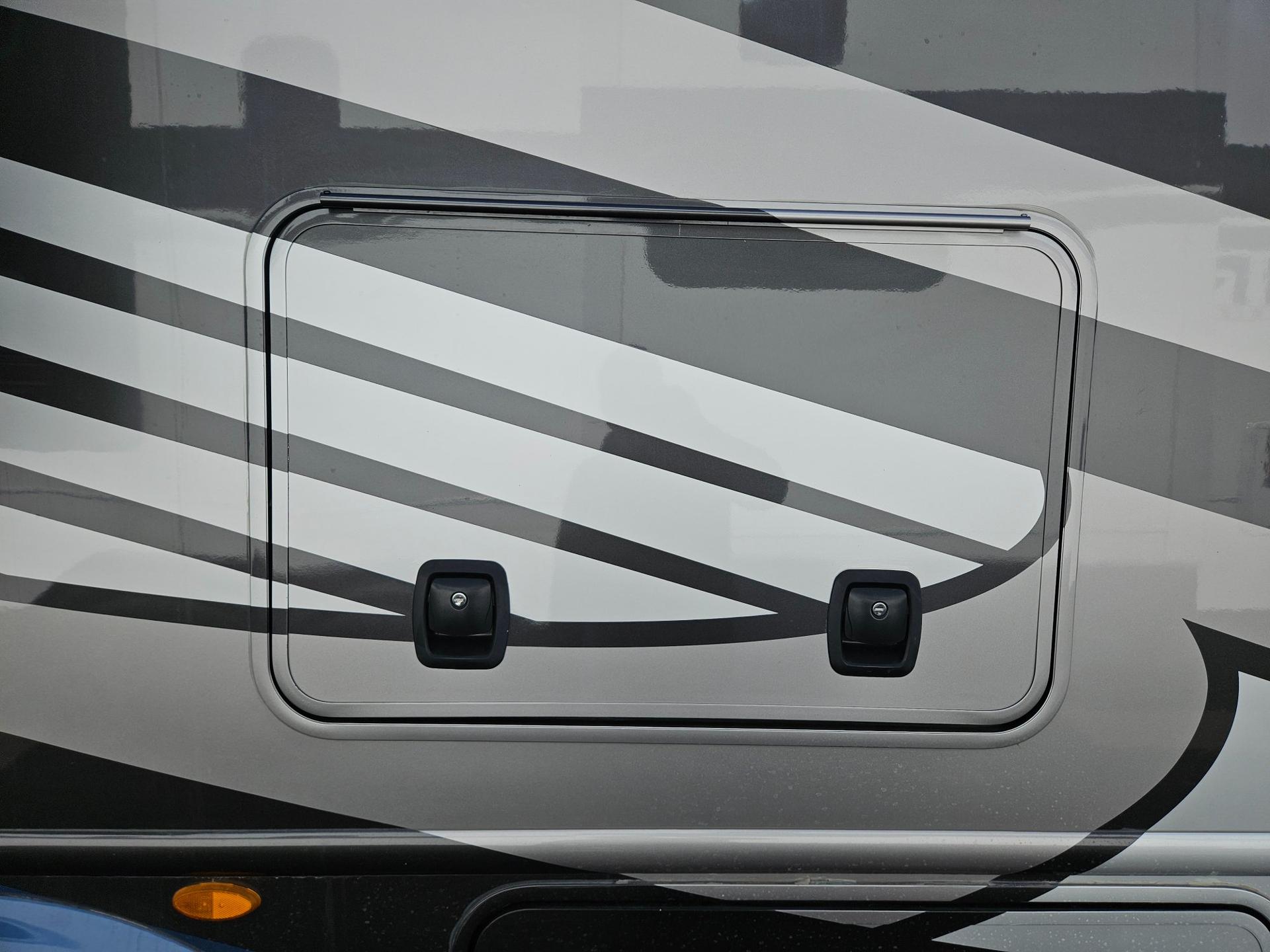 2020 Thor Motor Coach 2020 Thor Motor Coach Magnitude - thumbnail 43