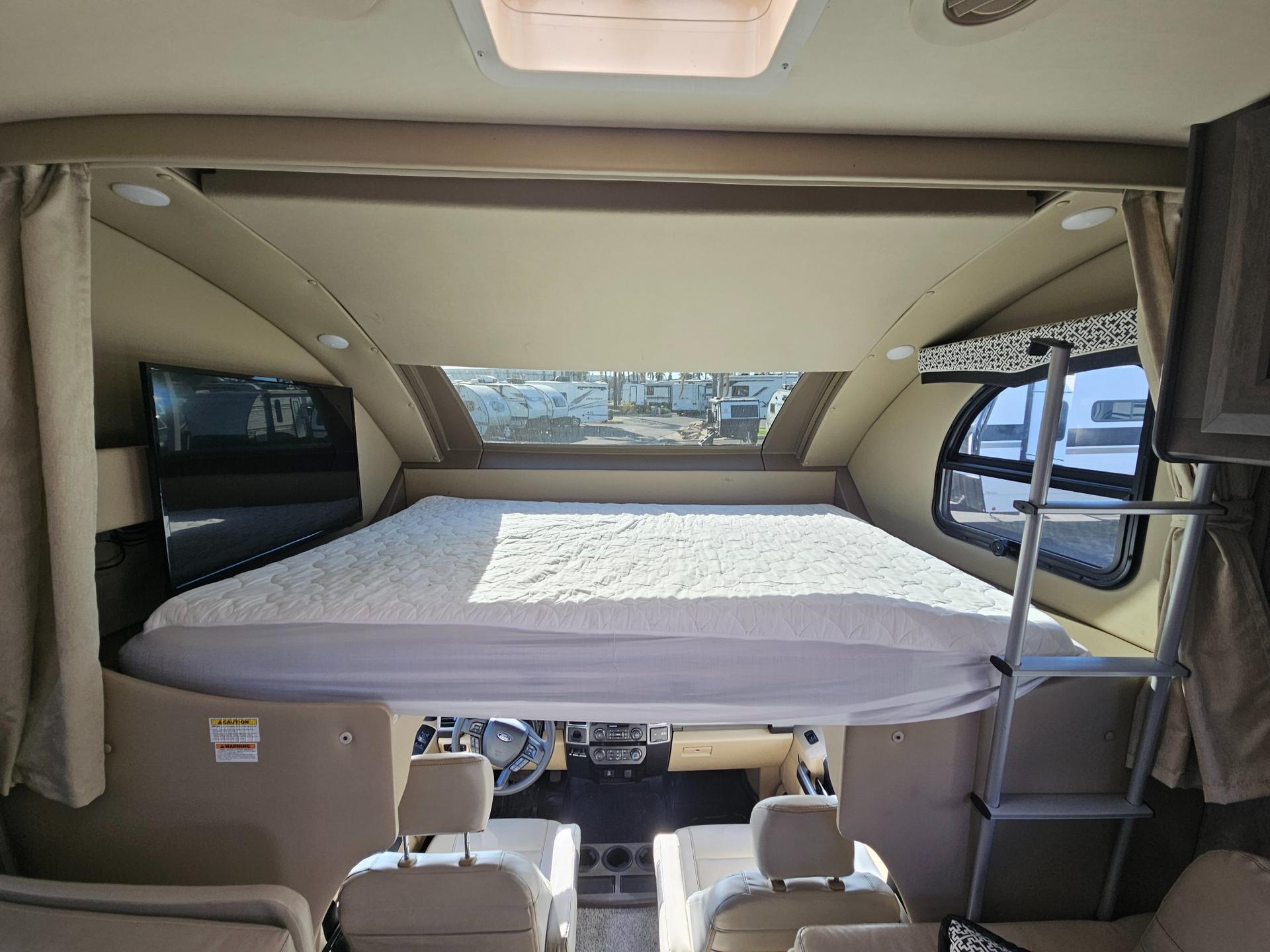 2020 Thor Motor Coach 2020 Thor Motor Coach Magnitude - thumbnail 31