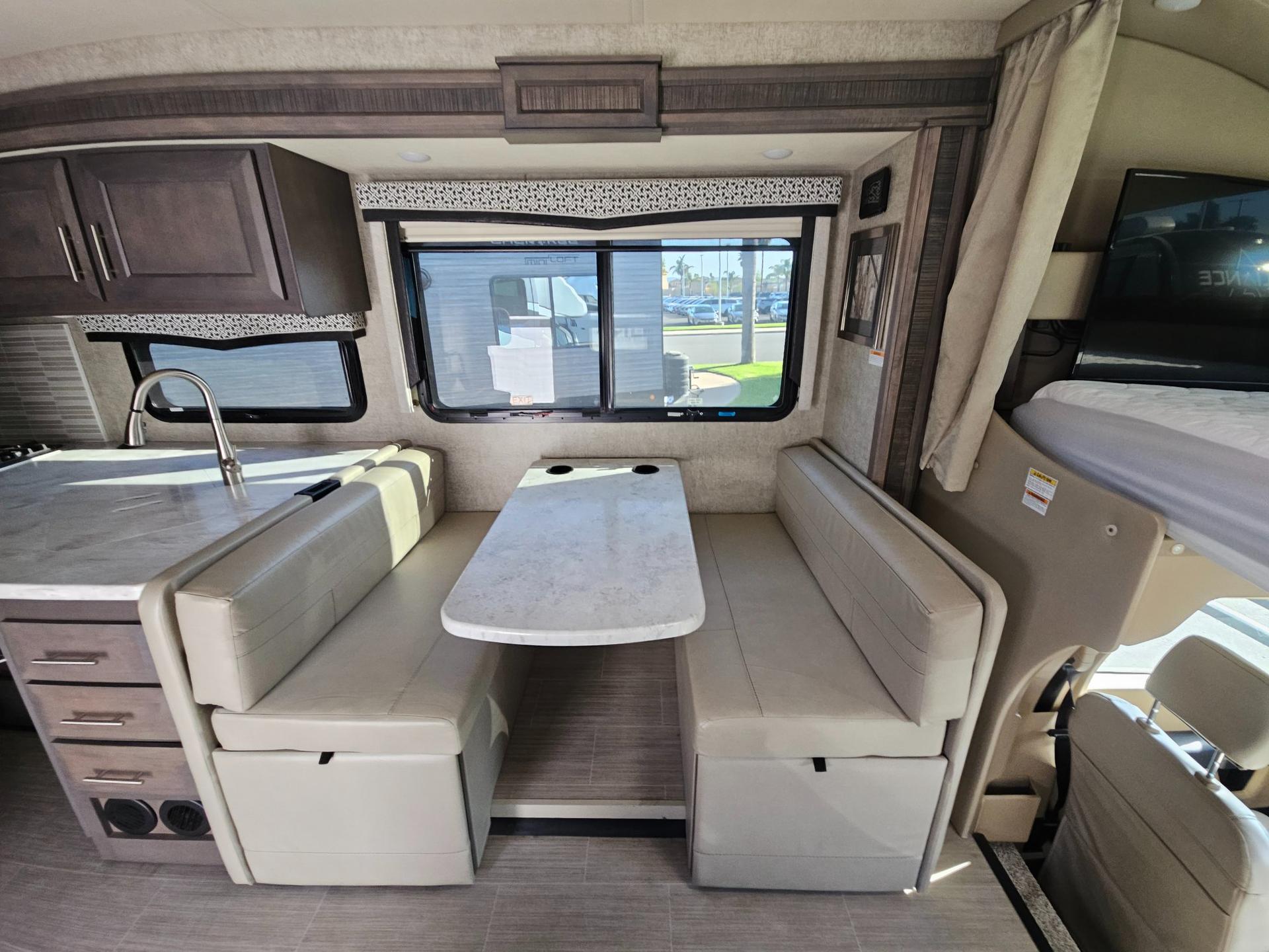 2020 Thor Motor Coach 2020 Thor Motor Coach Magnitude - thumbnail 10