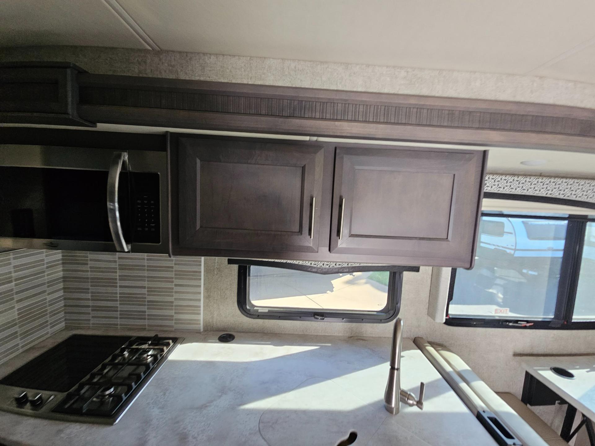 2020 Thor Motor Coach 2020 Thor Motor Coach Magnitude - thumbnail 12