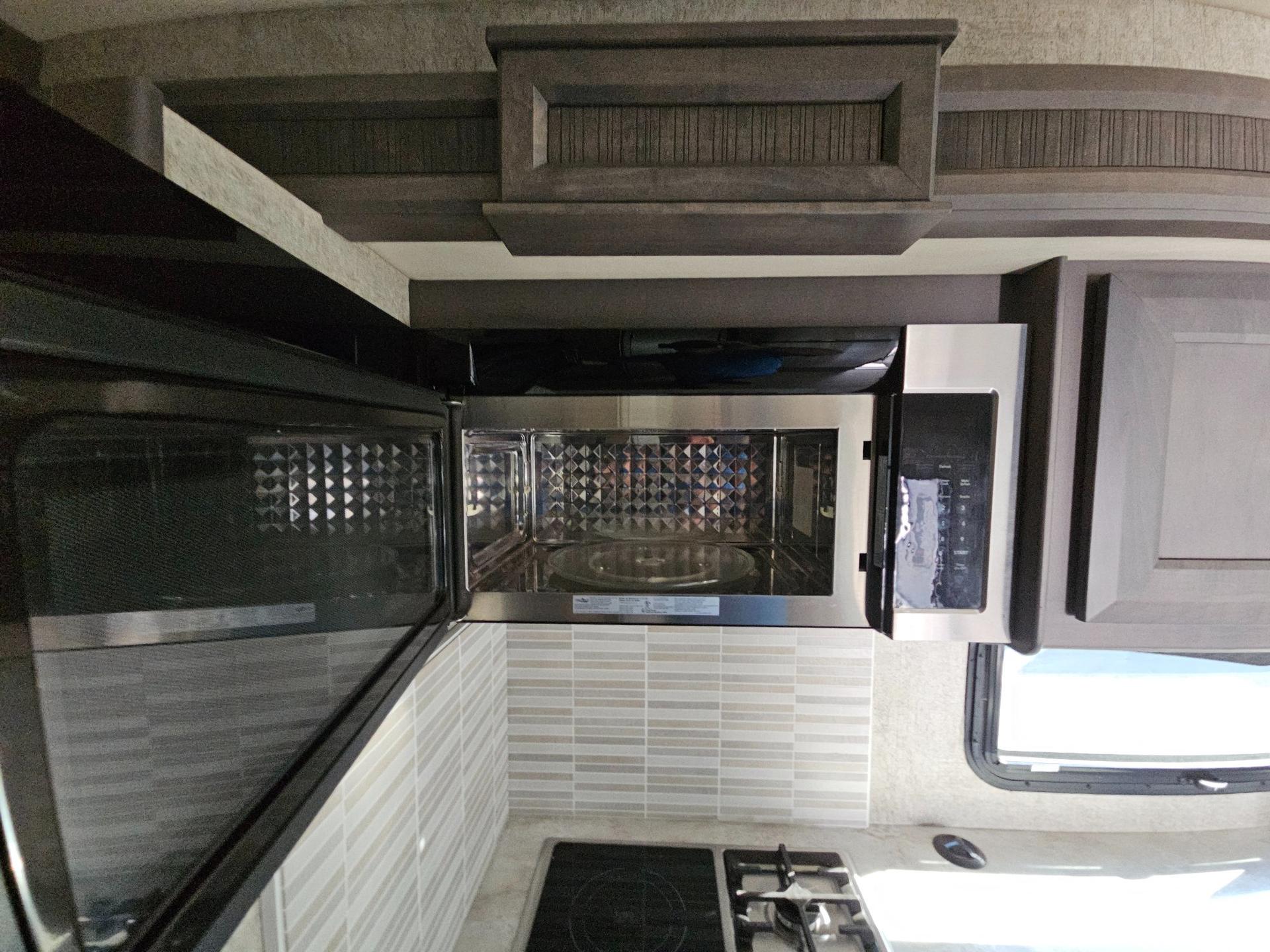 2020 Thor Motor Coach 2020 Thor Motor Coach Magnitude - thumbnail 13