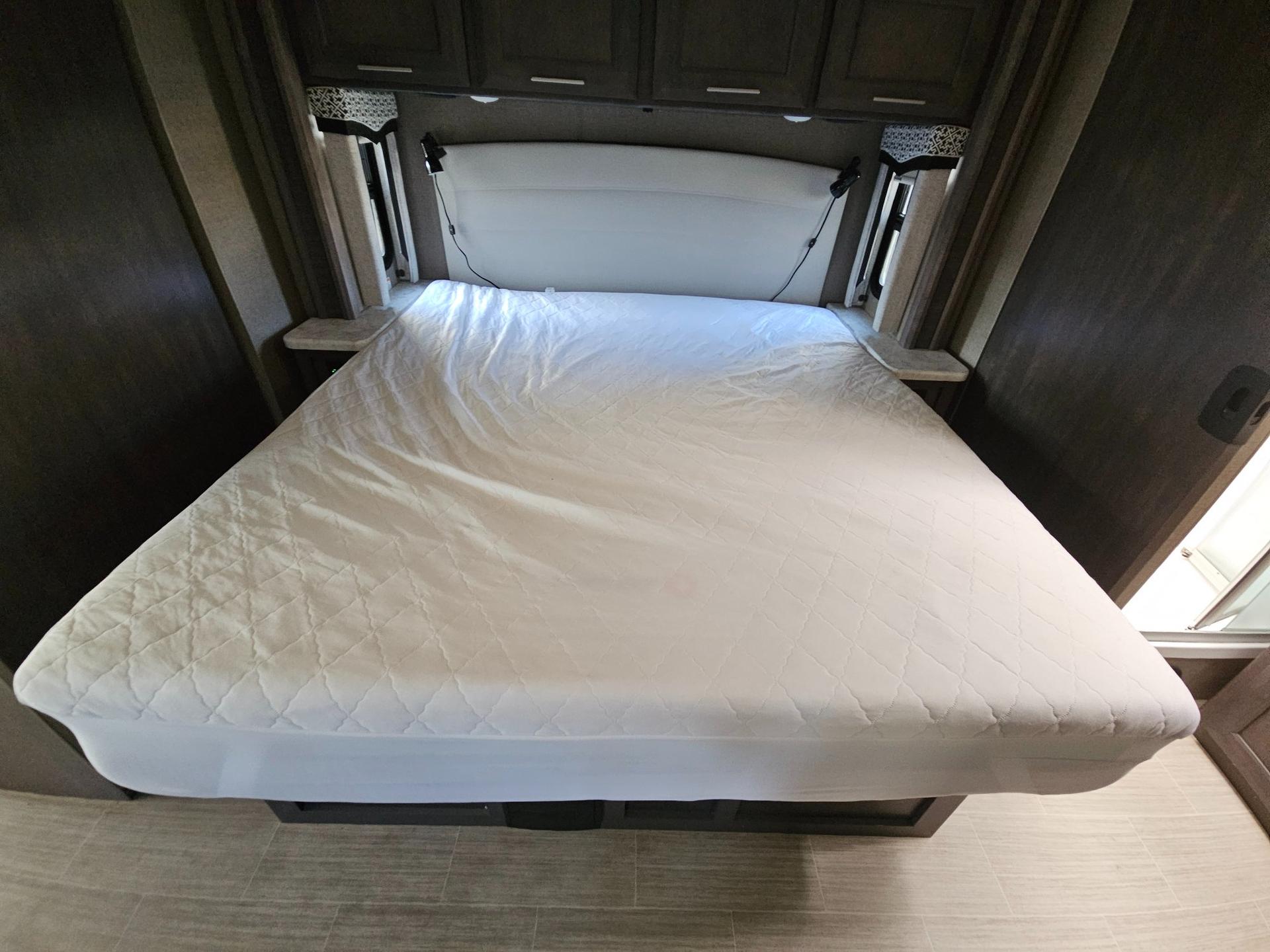 2020 Thor Motor Coach 2020 Thor Motor Coach Magnitude - thumbnail 24