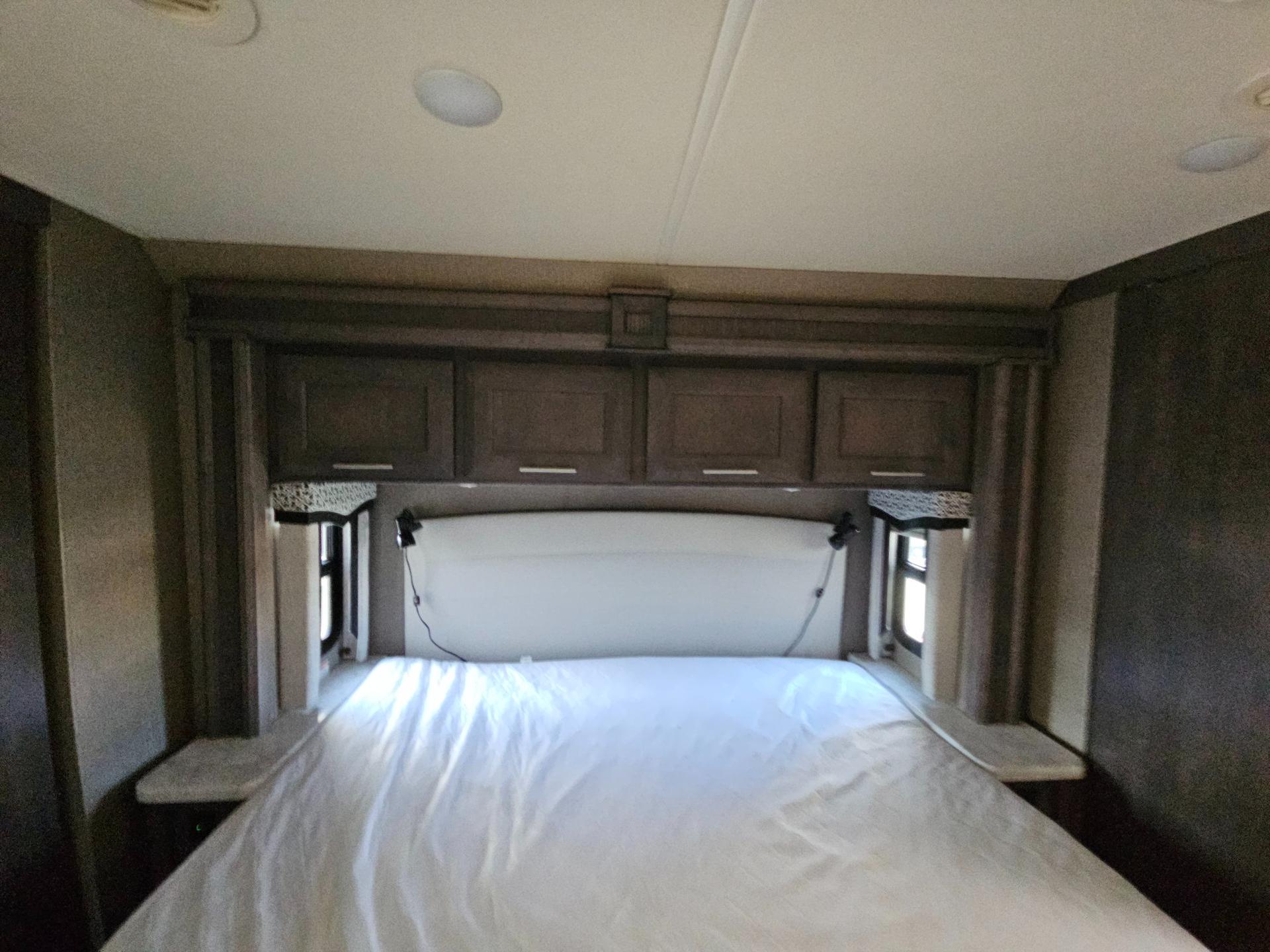 2020 Thor Motor Coach 2020 Thor Motor Coach Magnitude - thumbnail 25