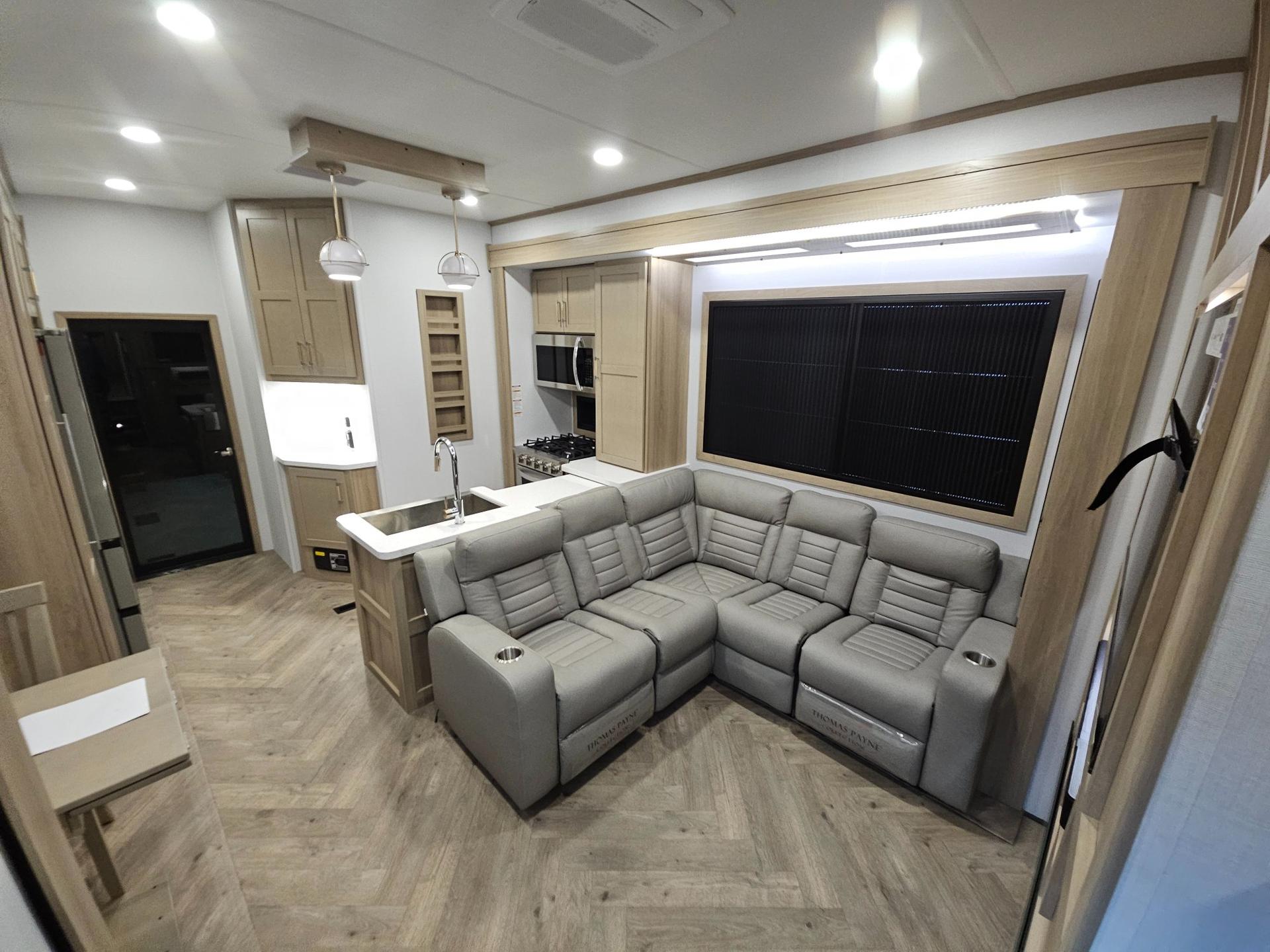 2026 Keystone RV 2026 Keystone RV Raptor - thumbnail 6