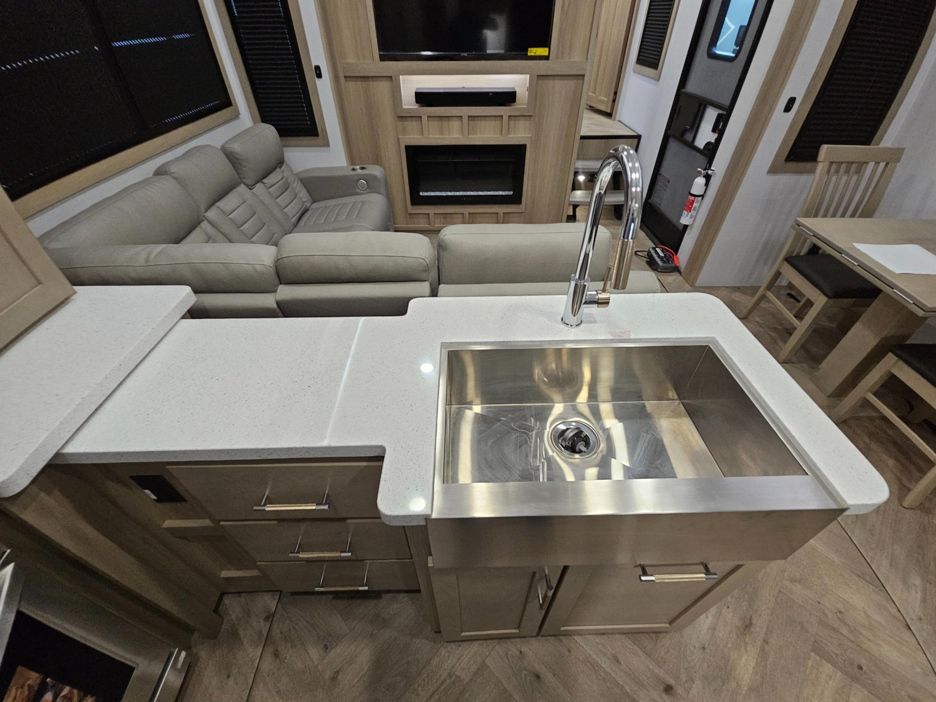 2026 Keystone RV 2026 Keystone RV Raptor - thumbnail 16