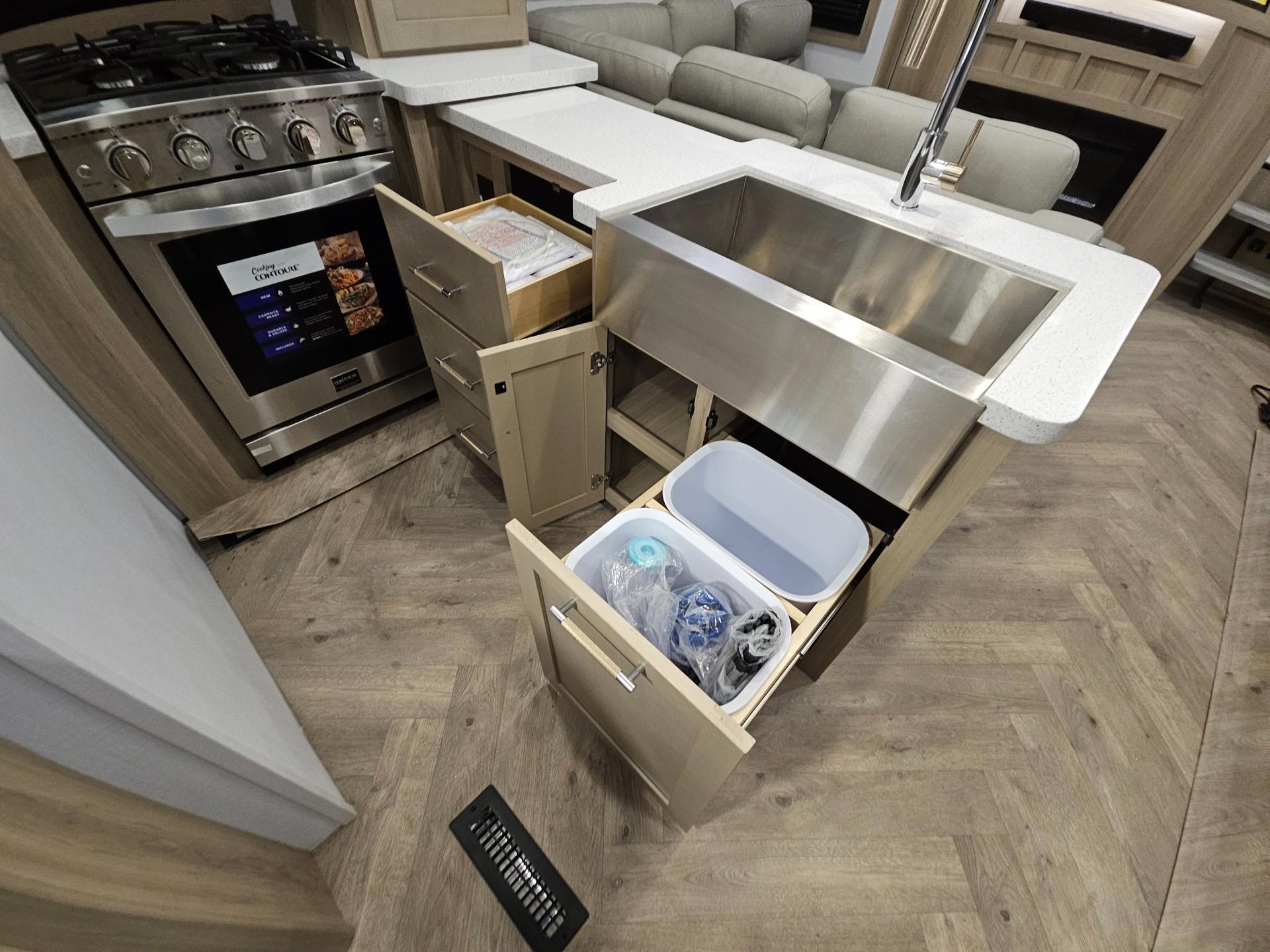 2026 Keystone RV 2026 Keystone RV Raptor - thumbnail 17