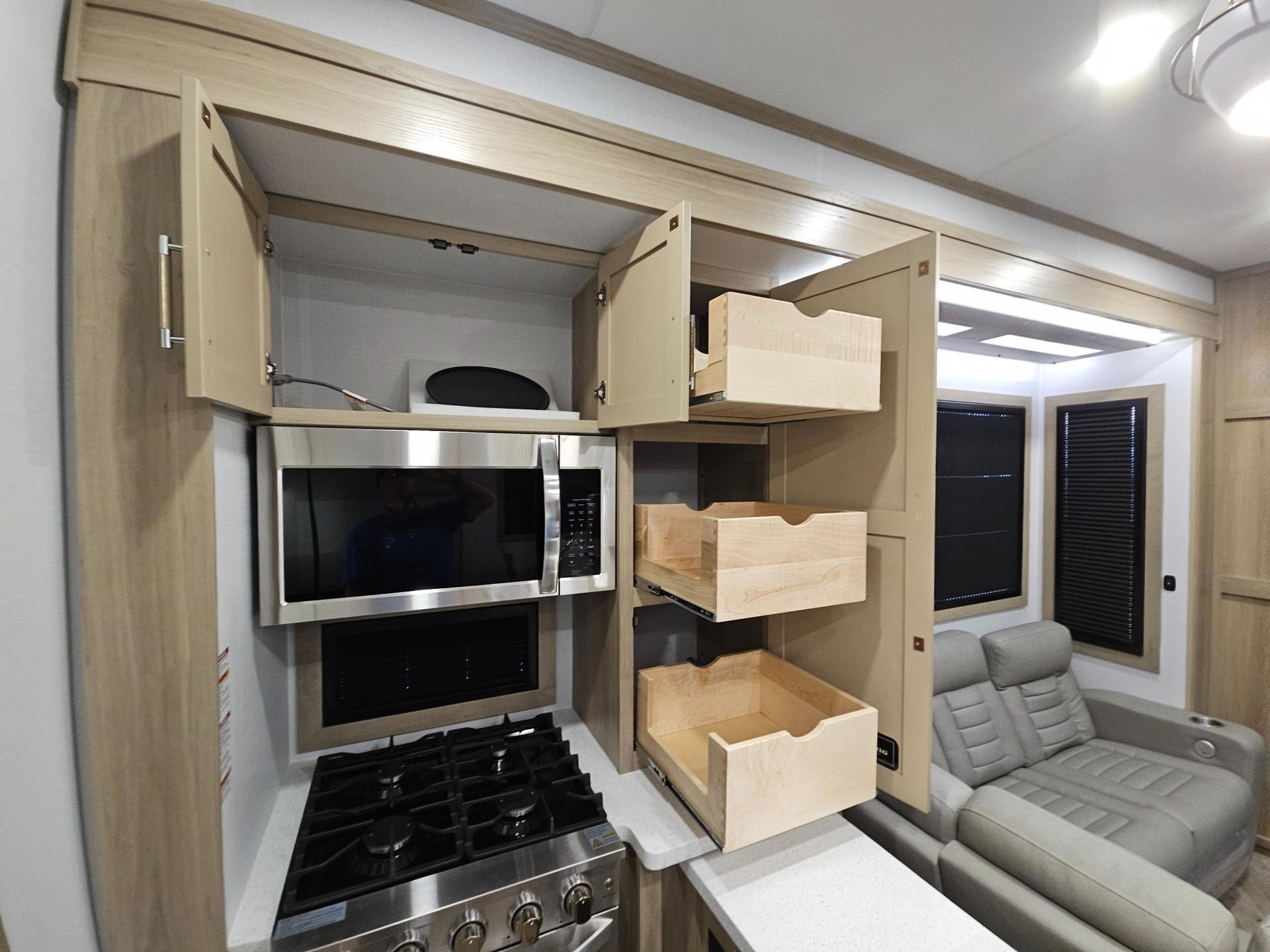 2026 Keystone RV 2026 Keystone RV Raptor - thumbnail 18