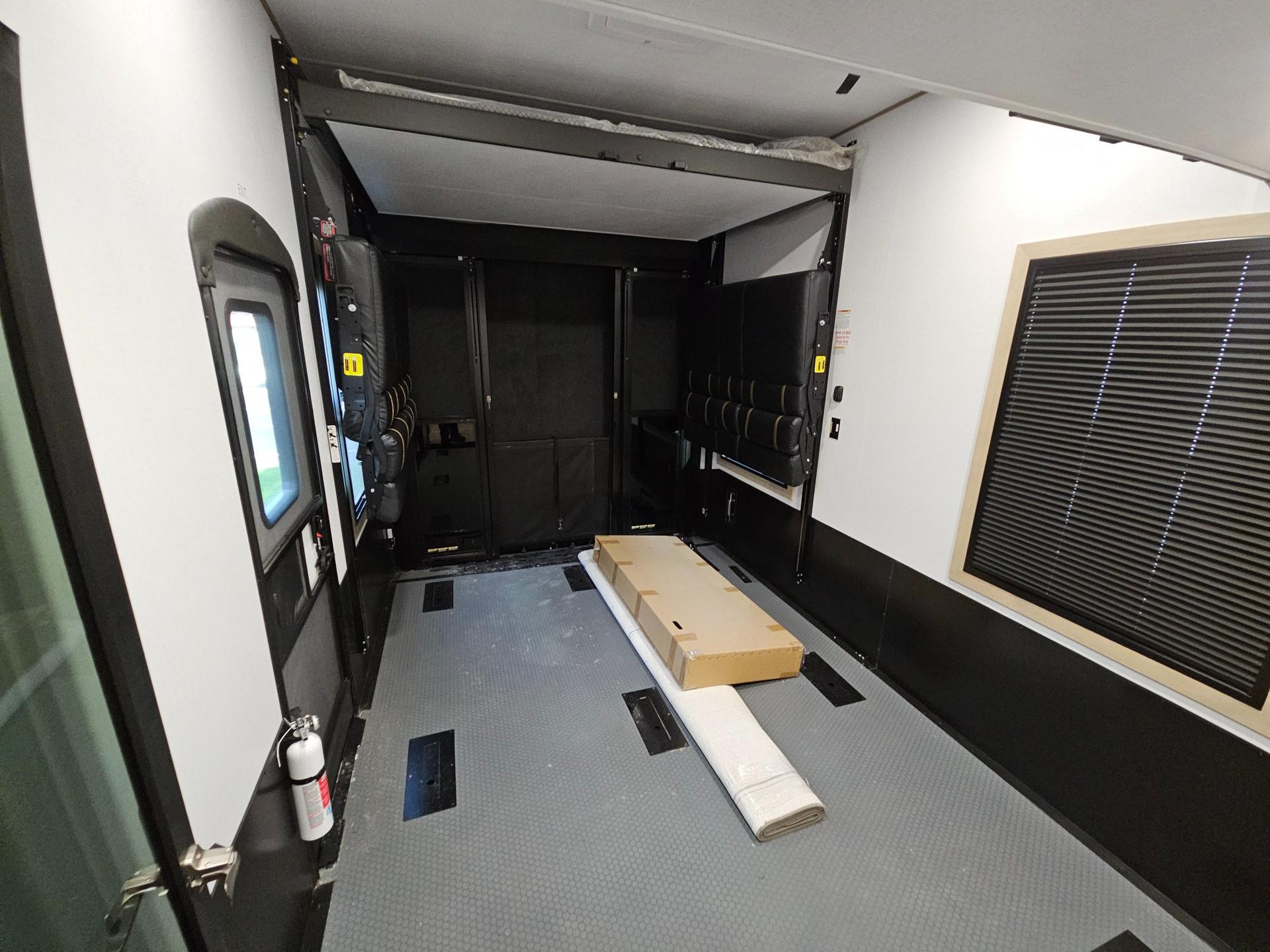 2026 Keystone RV 2026 Keystone RV Raptor - thumbnail 38