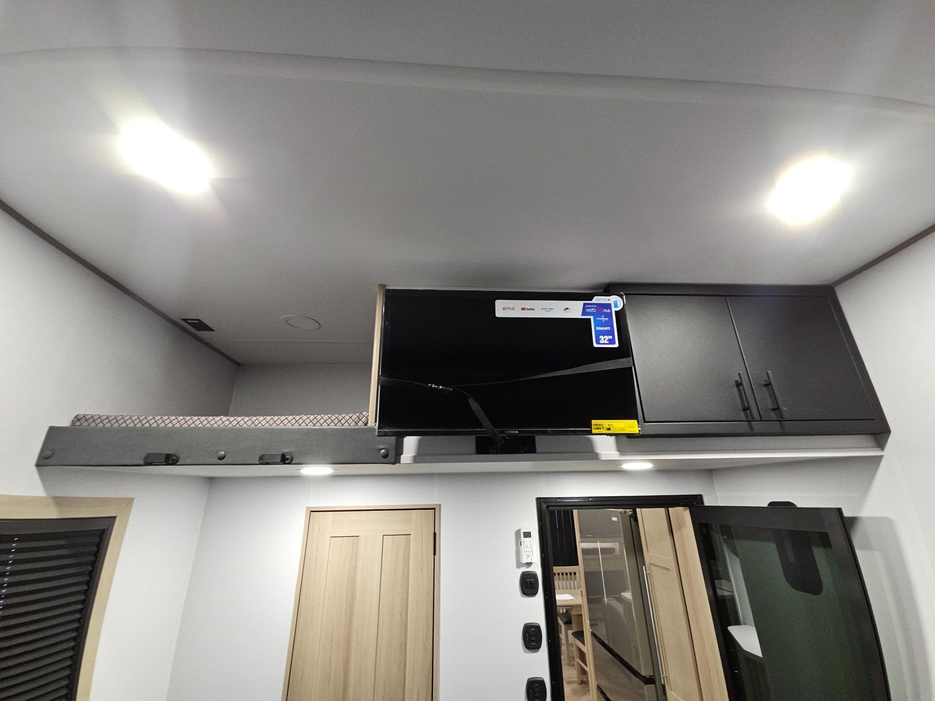 2026 Keystone RV 2026 Keystone RV Raptor - thumbnail 43