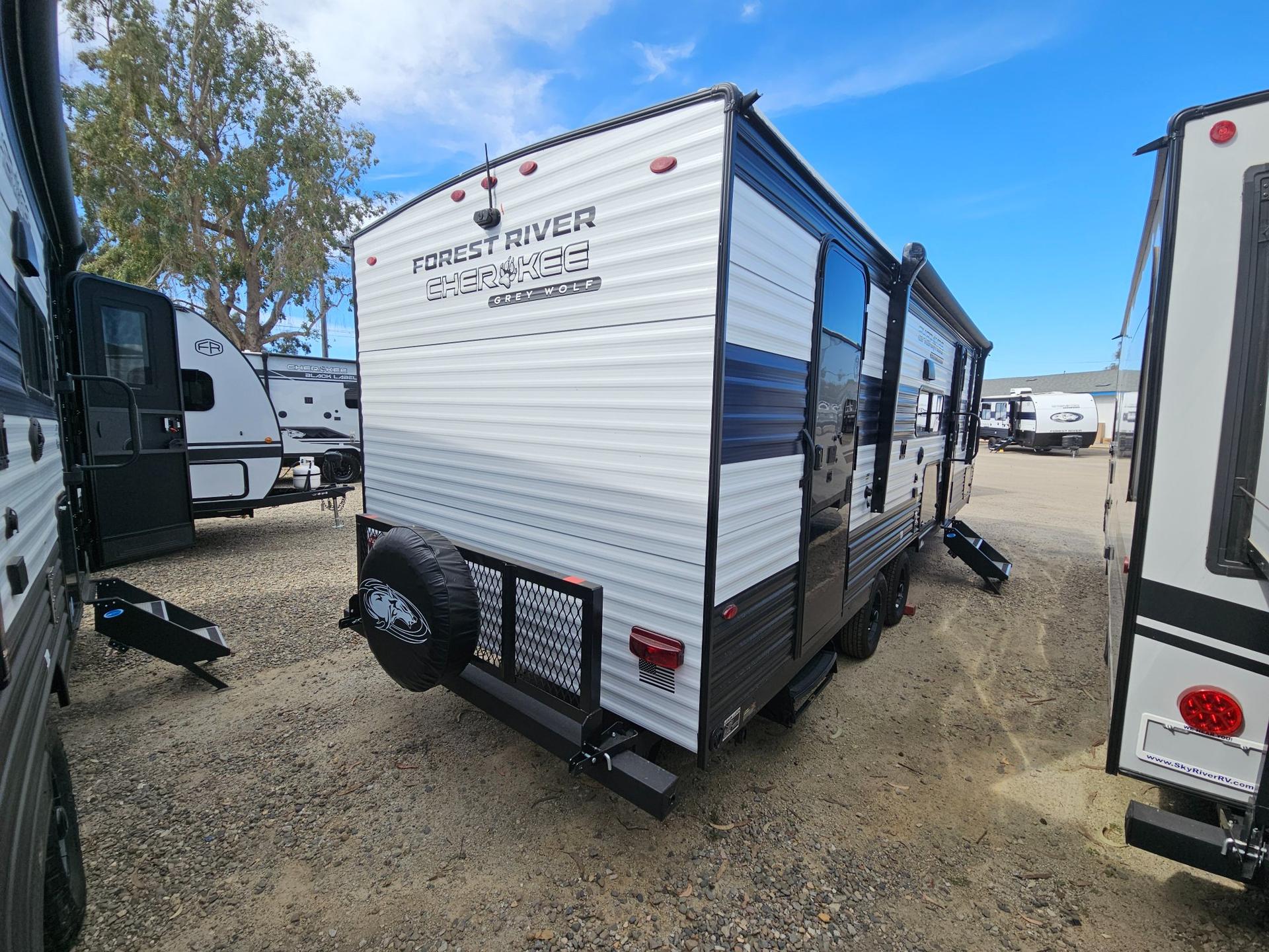 2026 Forest River RV 2026 Forest River RV Cherokee Grey Wolf - thumbnail 3