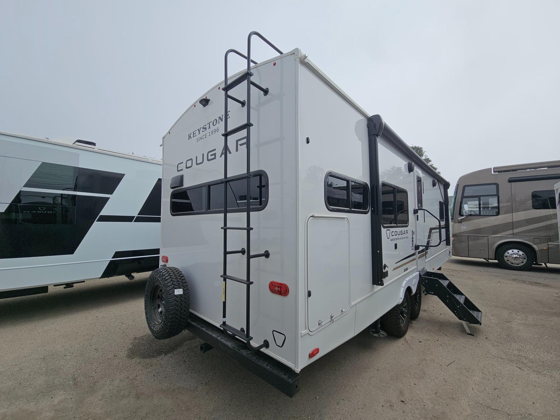 2026 Keystone RV 2026 Keystone RV Cougar Half-Ton - thumbnail 3