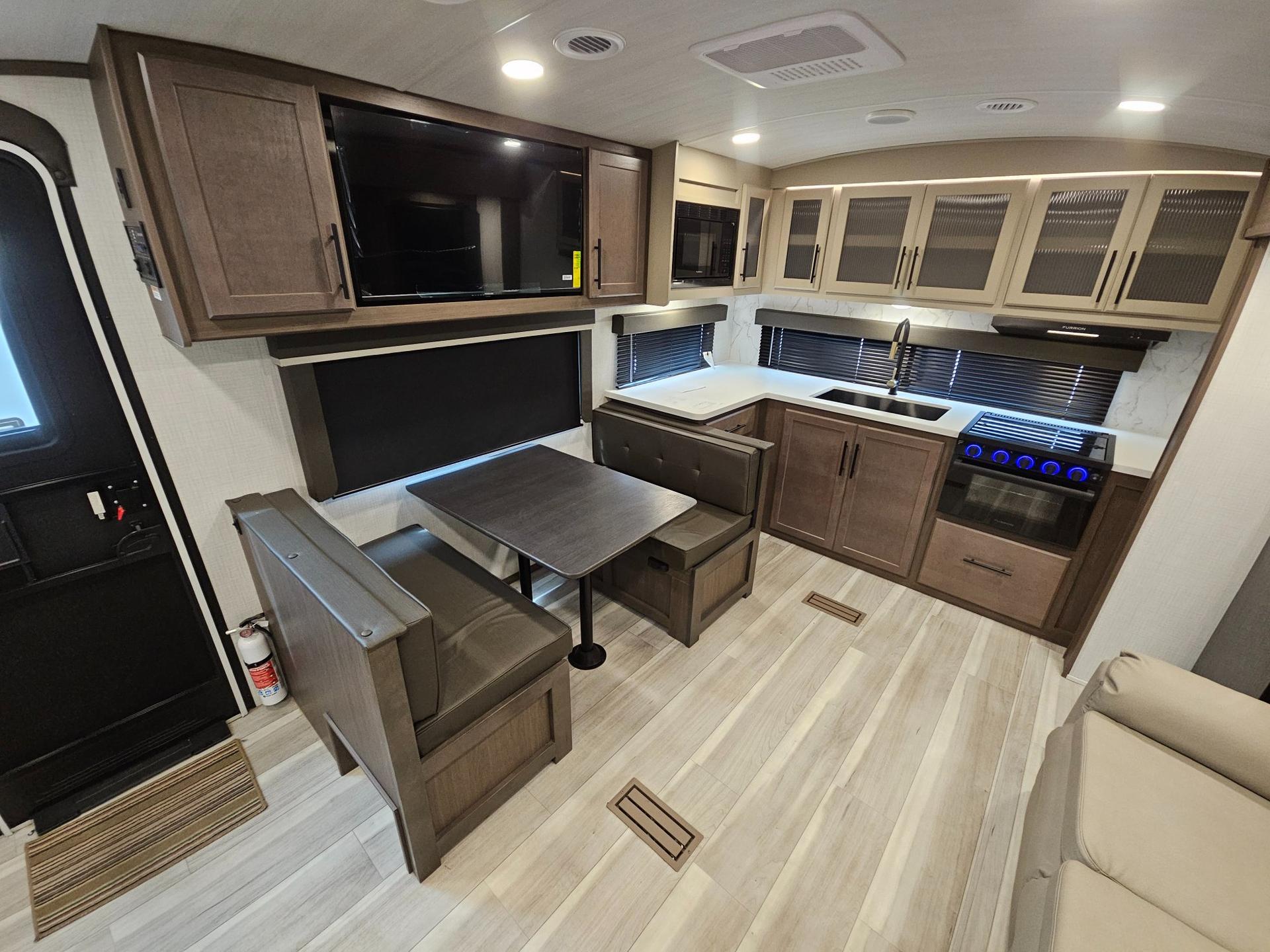 2026 Keystone RV 2026 Keystone RV Cougar Half-Ton - thumbnail 7
