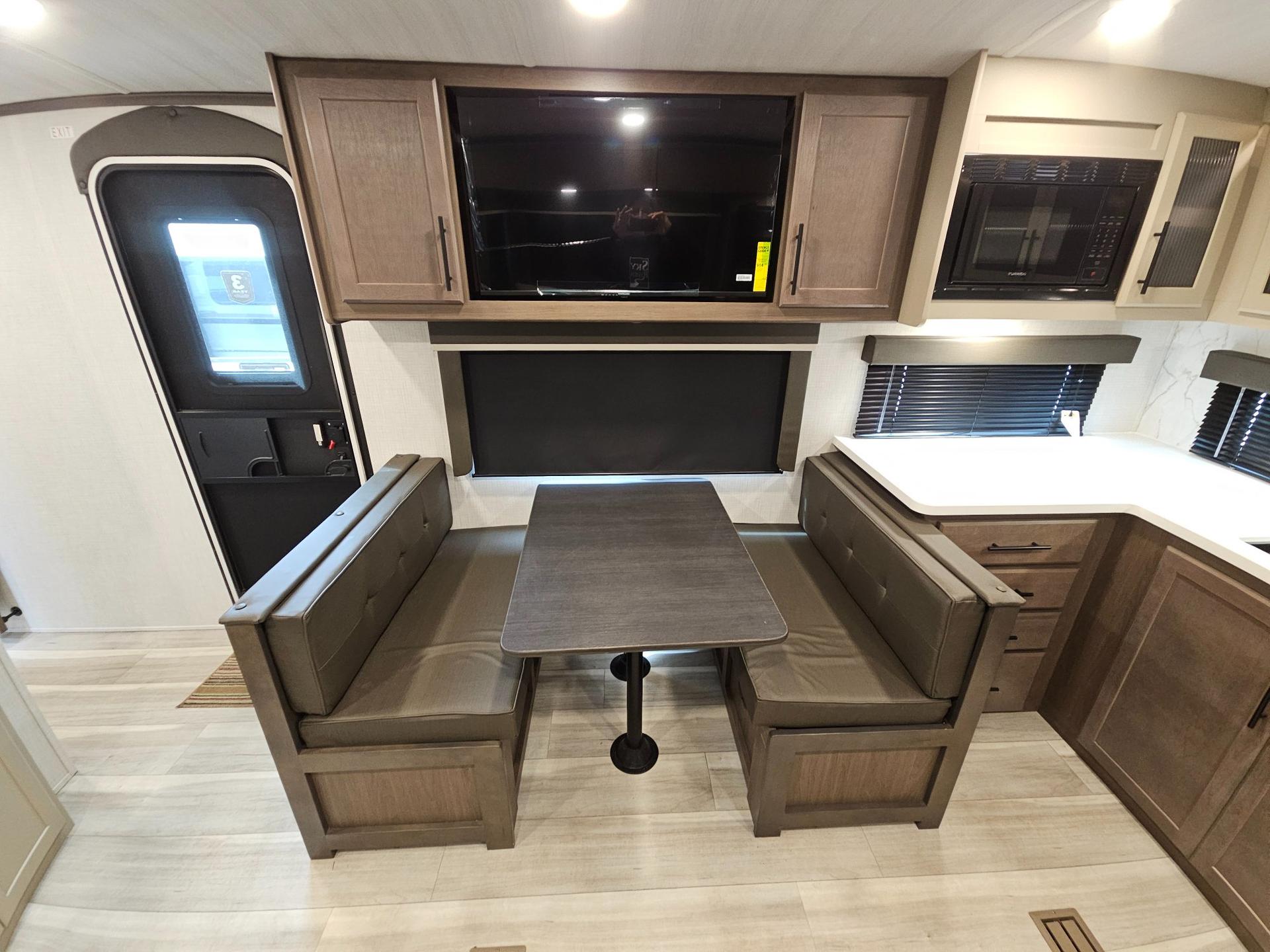 2026 Keystone RV 2026 Keystone RV Cougar Half-Ton - thumbnail 8