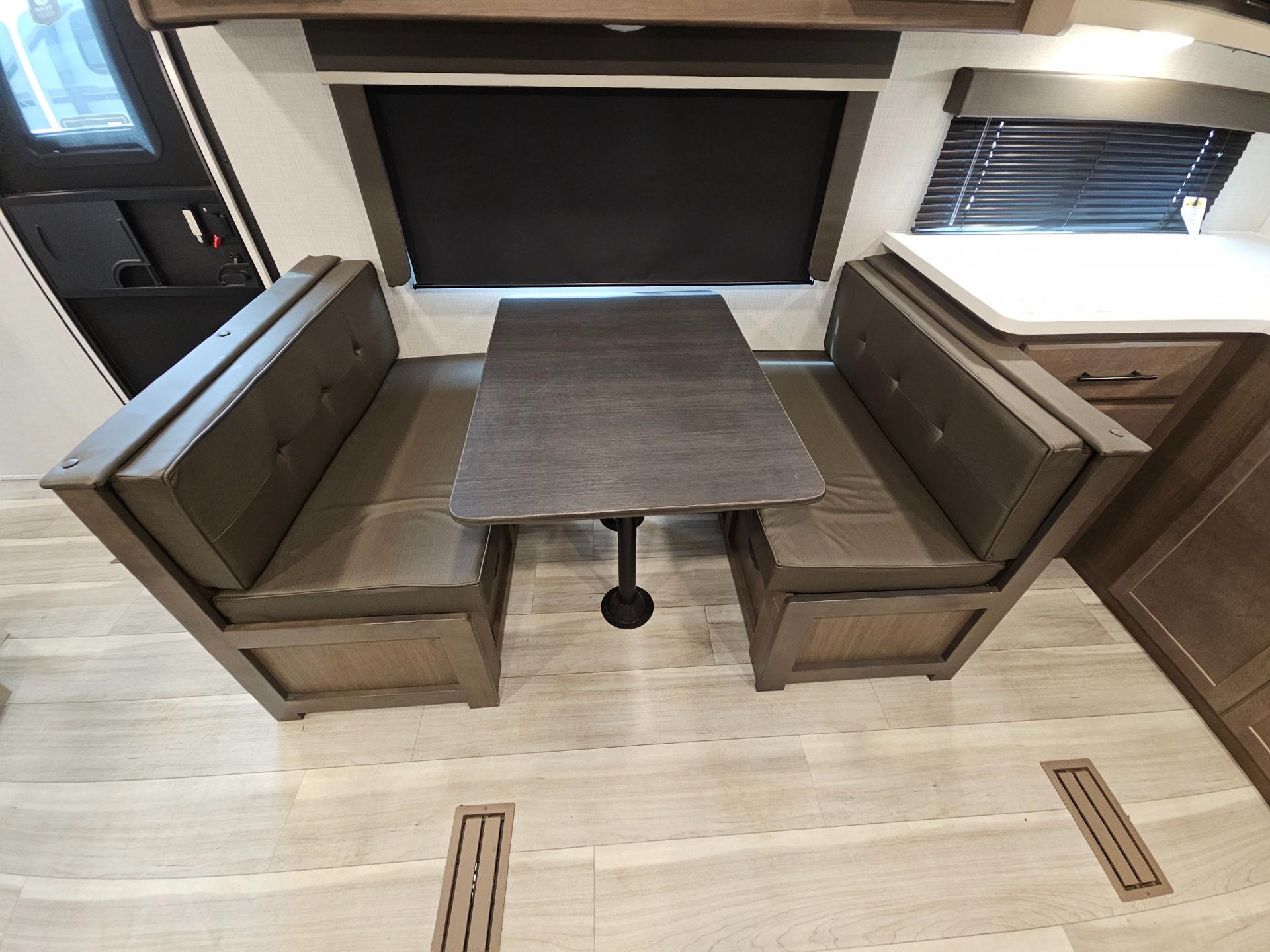 2026 Keystone RV 2026 Keystone RV Cougar Half-Ton - thumbnail 9